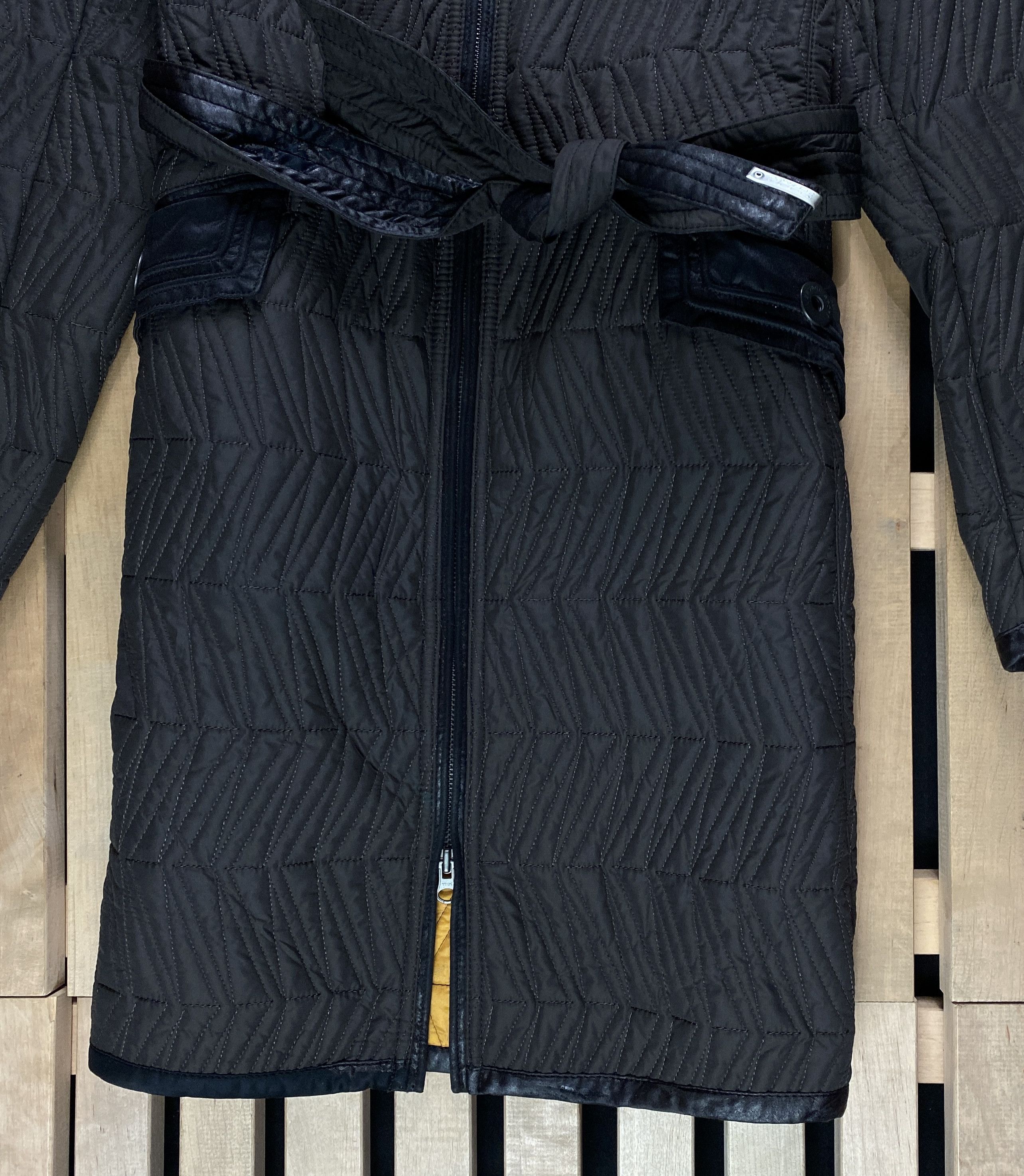 Versace × Vintage Women’s Coat Jacket Versace Sport Size 42 Size M / US 6-8 / IT 42-44 - 3 Thumbnail