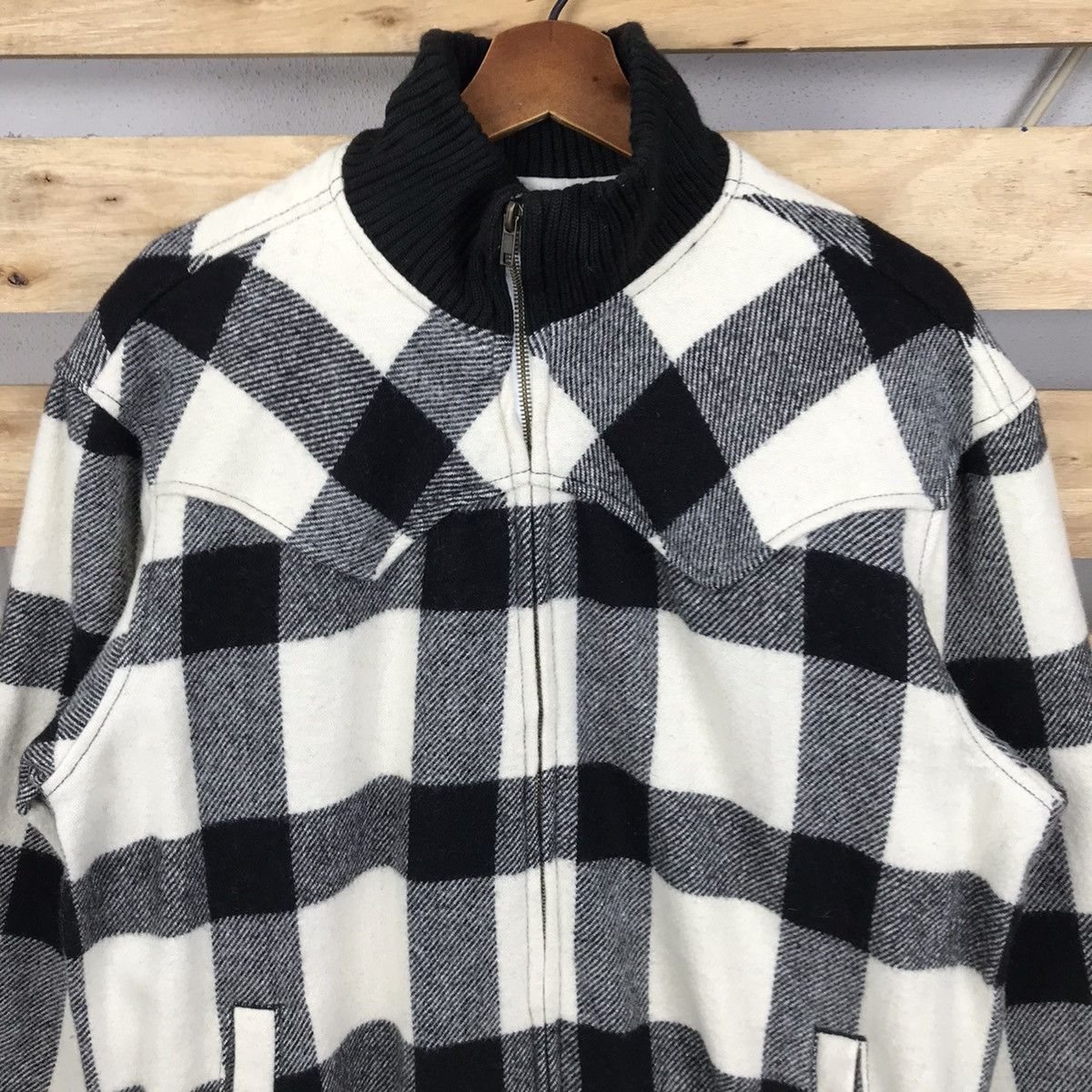 Vintage × Woolrich Woolen Mills Vintage Woolrich Zip Up Plaid Jacket Size US L / EU 52-54 / 3 - 2 Thumbnail
