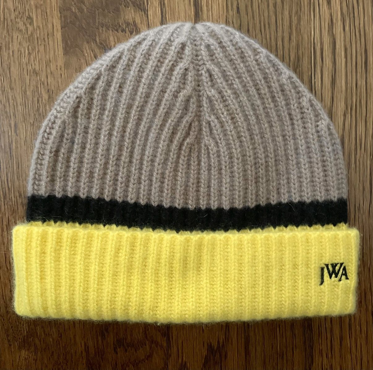 JW Anderson × Uniqlo CASHMERE Beanie JWA Tan Brown Black Yellow Winter Hat Cap Size ONE SIZE - 1 Thumbnail