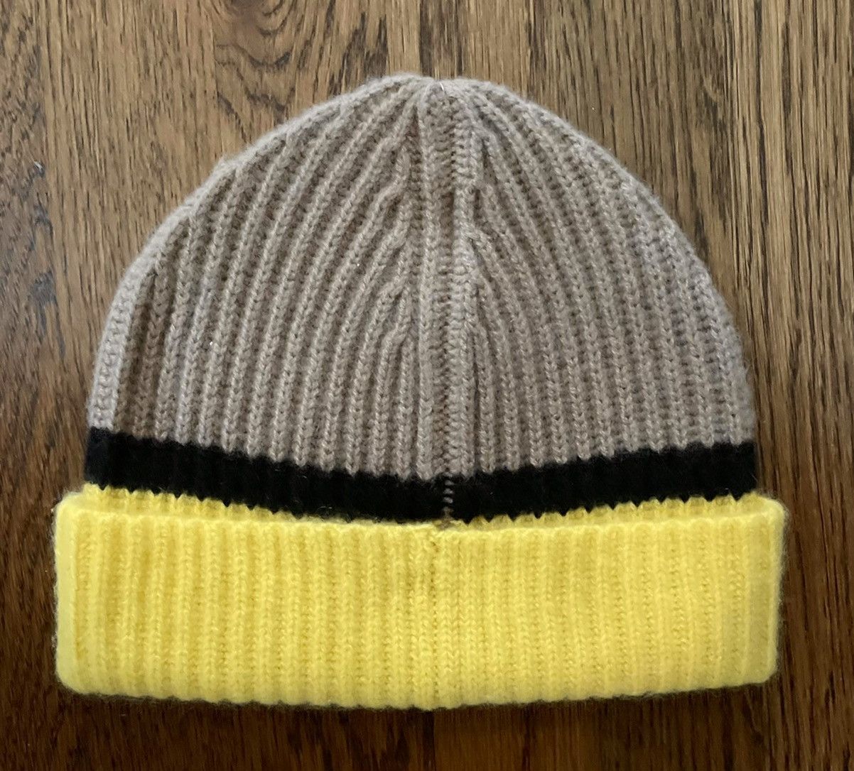 JW Anderson × Uniqlo CASHMERE Beanie JWA Tan Brown Black Yellow Winter Hat Cap Size ONE SIZE - 3 Thumbnail