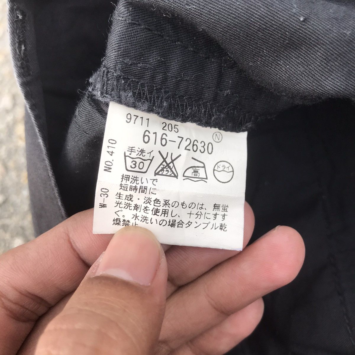 Japanese Brand Vintage Japanese Brand Black Faded Tactical Cargo Pants Size US 30 / EU 46 - 10 Thumbnail