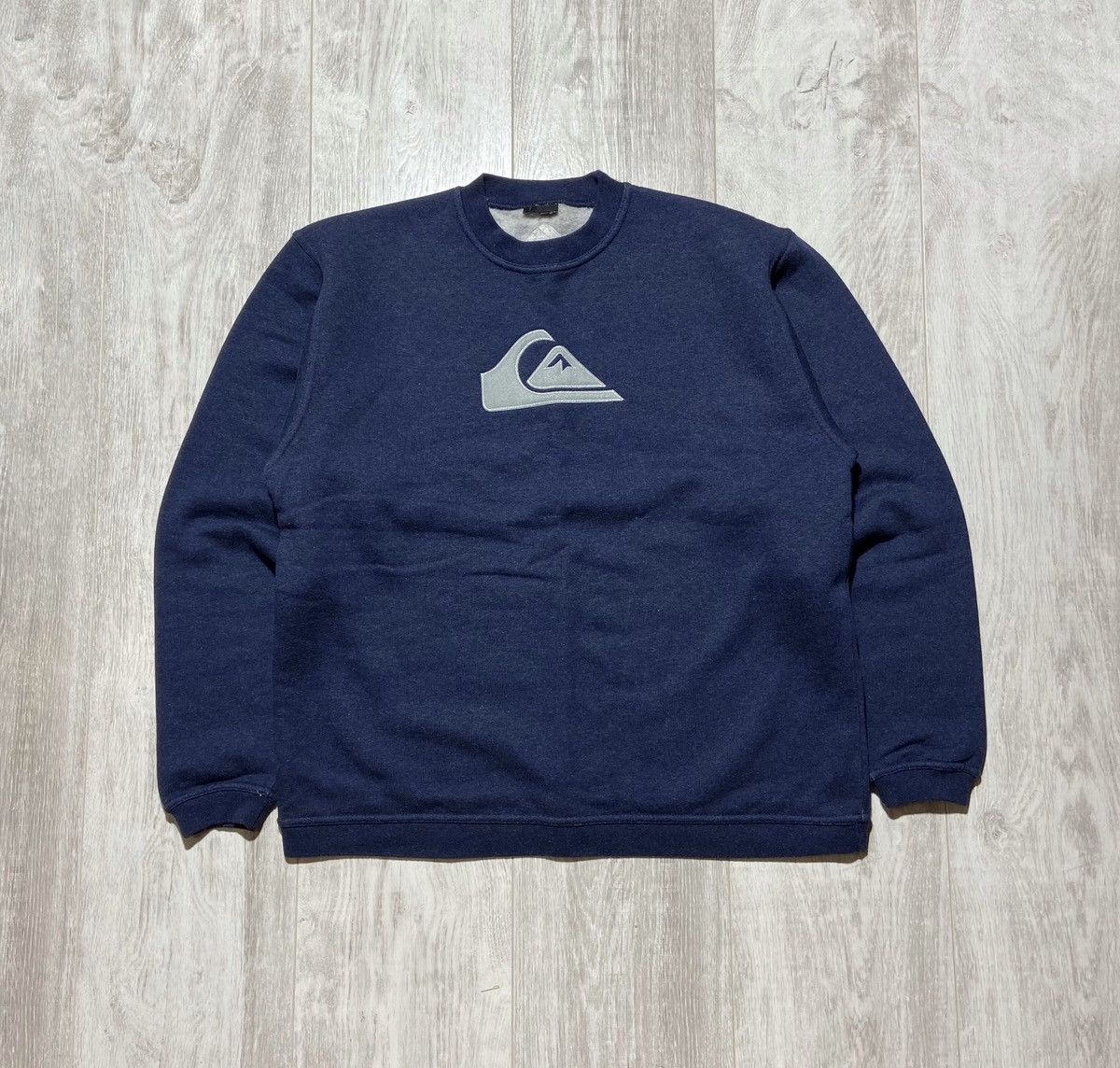 90’s Vintage Quiksilver Embroidered Logo Soft Sweatshirt