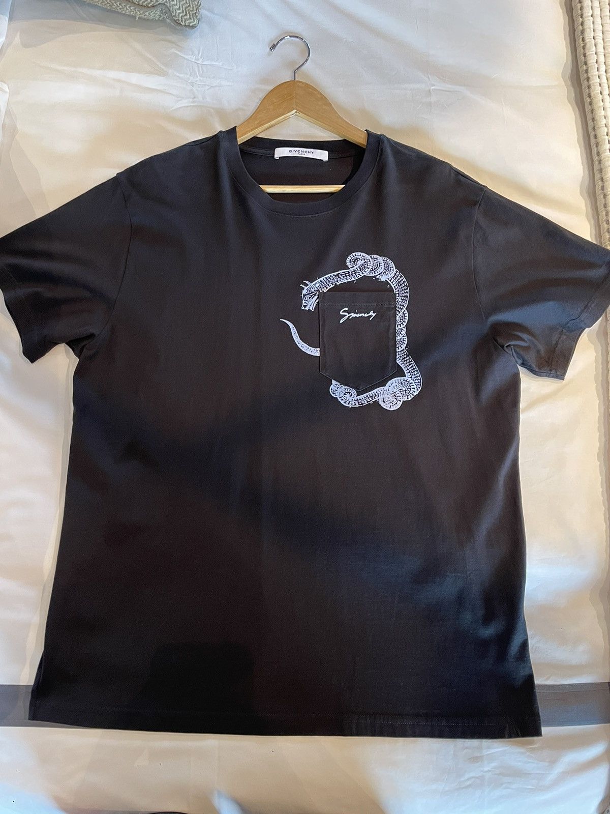 Givenchy Givenchy Paris Dragon Pocket-Square black T-Shirt Size US L / EU 52-54 / 3 - 1 Thumbnail