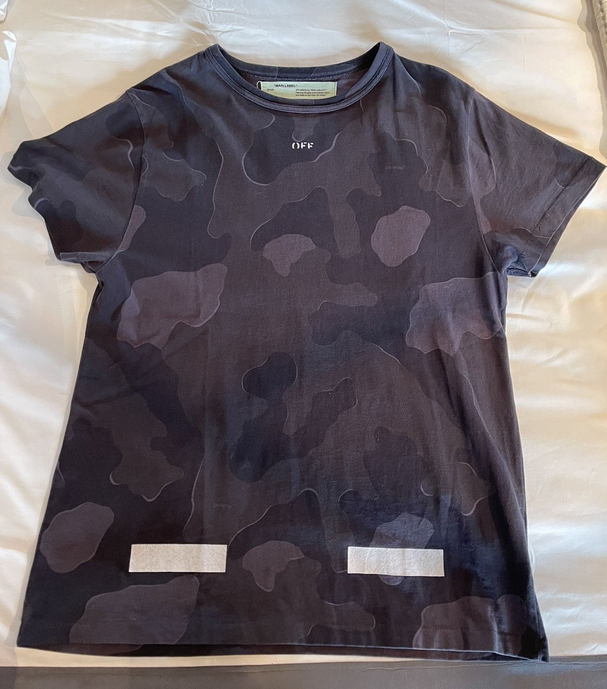 Off-White × SSENSE Off-White Ssense Exclusive Black Camouflage T-shirt Size US M / EU 48-50 / 2 - 1 Thumbnail
