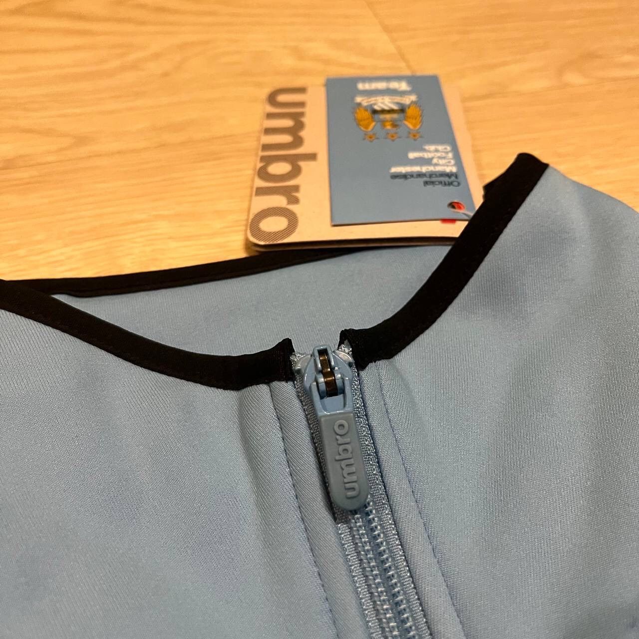 Umbro NWT MANCHESTER CITY UMBRO 2012/2013 FOOTBALL TRACK TOP Size US S / EU 44-46 / 1 - 7 Thumbnail