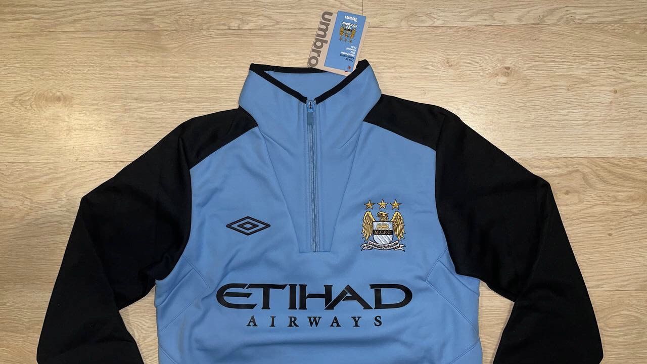 Umbro NWT MANCHESTER CITY UMBRO 2012/2013 FOOTBALL TRACK TOP Size US S / EU 44-46 / 1 - 2 Thumbnail