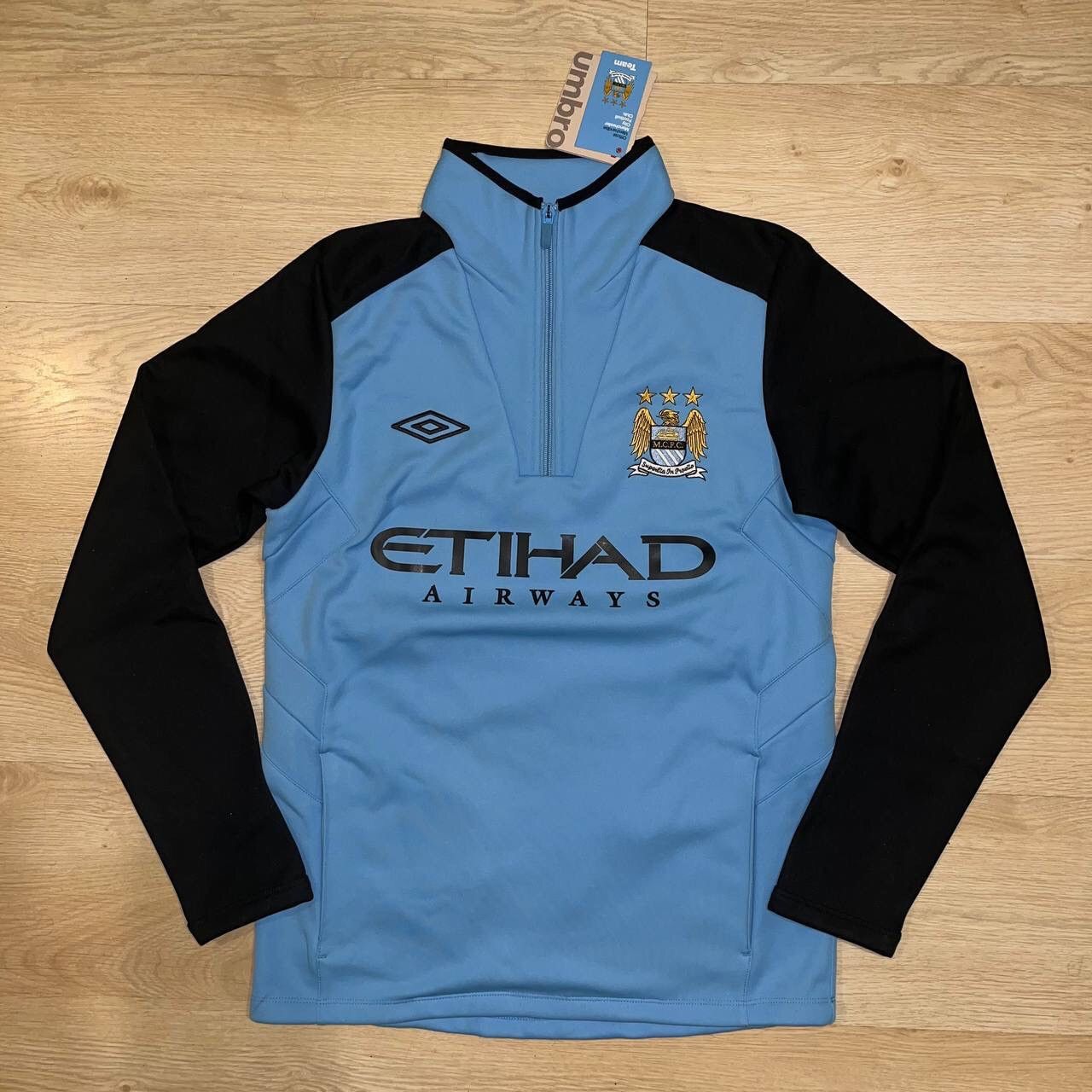 Umbro NWT MANCHESTER CITY UMBRO 2012/2013 FOOTBALL TRACK TOP Size US S / EU 44-46 / 1 - 1 Thumbnail