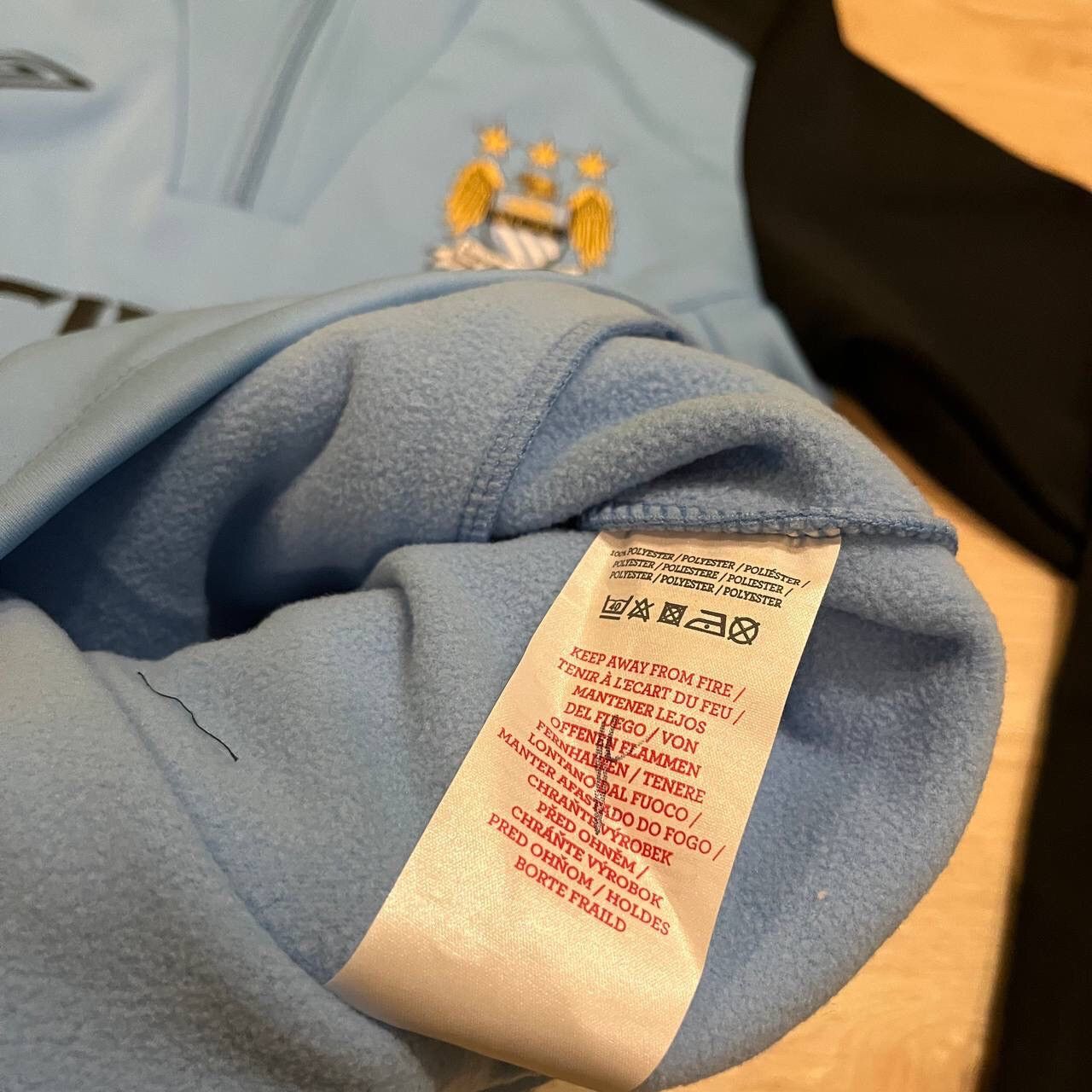 Umbro NWT MANCHESTER CITY UMBRO 2012/2013 FOOTBALL TRACK TOP Size US S / EU 44-46 / 1 - 13 Thumbnail