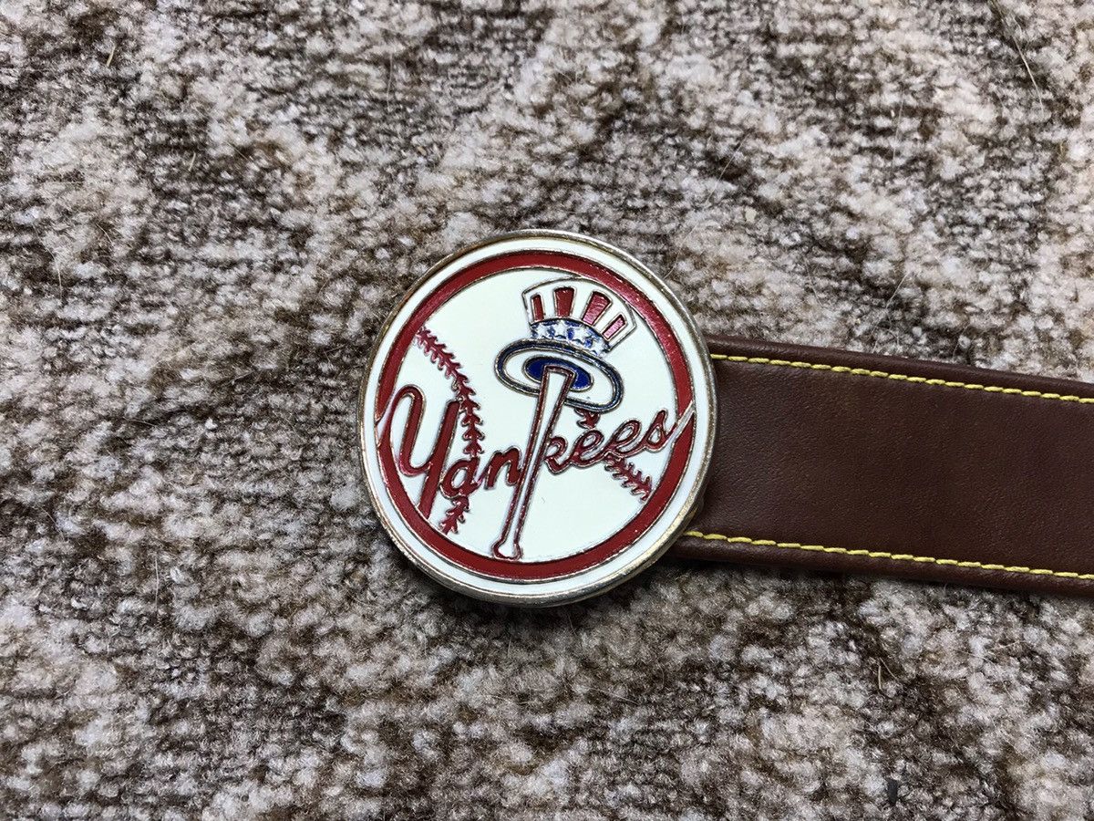 MLB Yankees Baseball MLB belt Size 26 - 8 Thumbnail