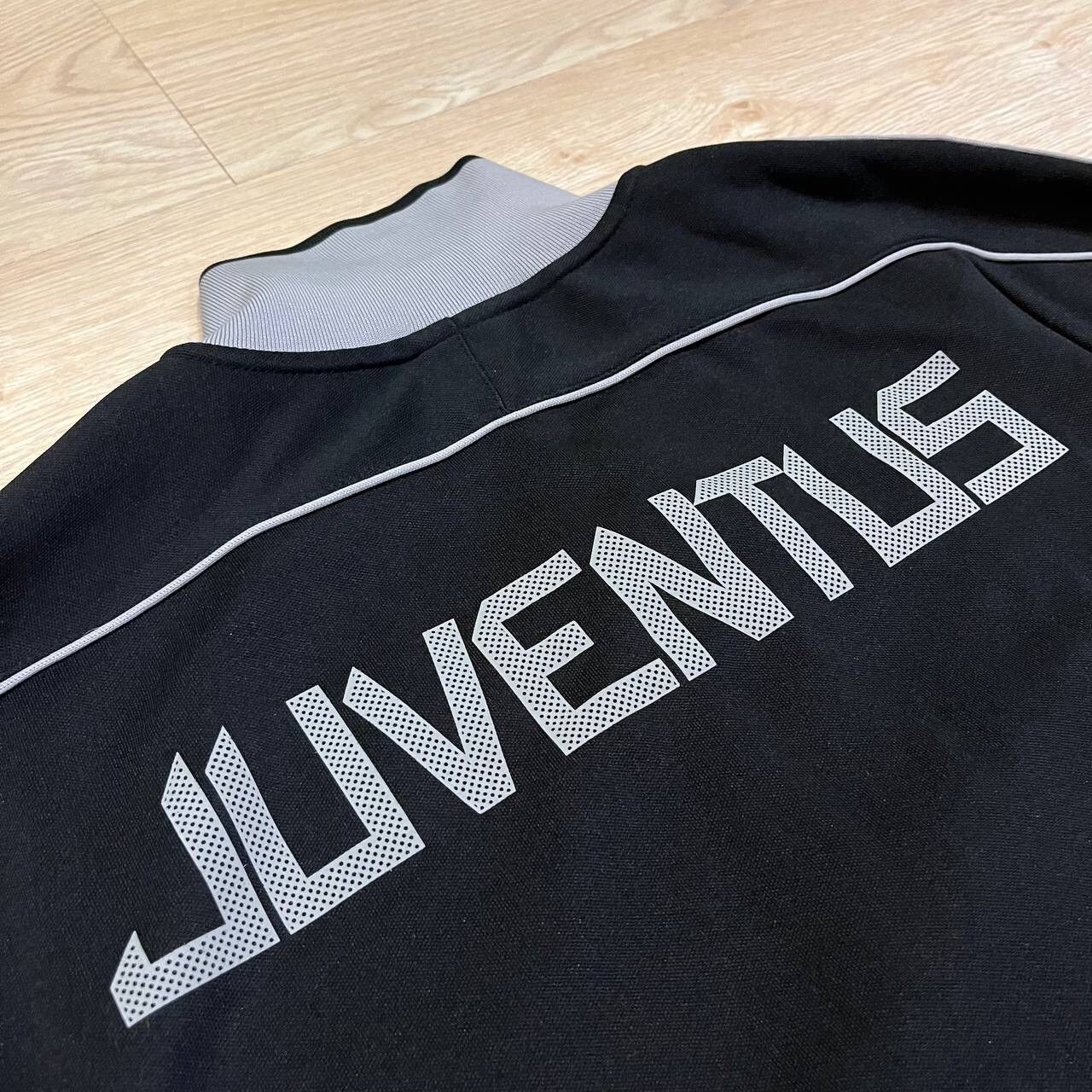 Nike JUVENTUS NIKE N98 2010/2011 FOOTBALL TRAINING JACKET Size US S / EU 44-46 / 1 - 9 Thumbnail
