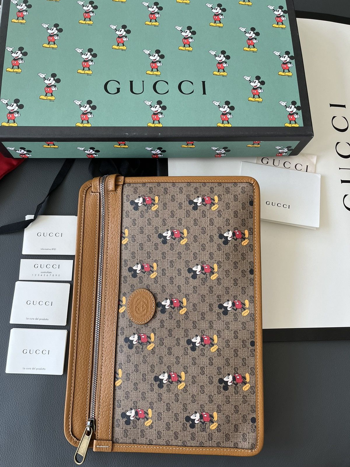 Disney × Gucci Super Runway Gucci x Disney Limited Edition Leather Pouch Size ONE SIZE - 4 Thumbnail