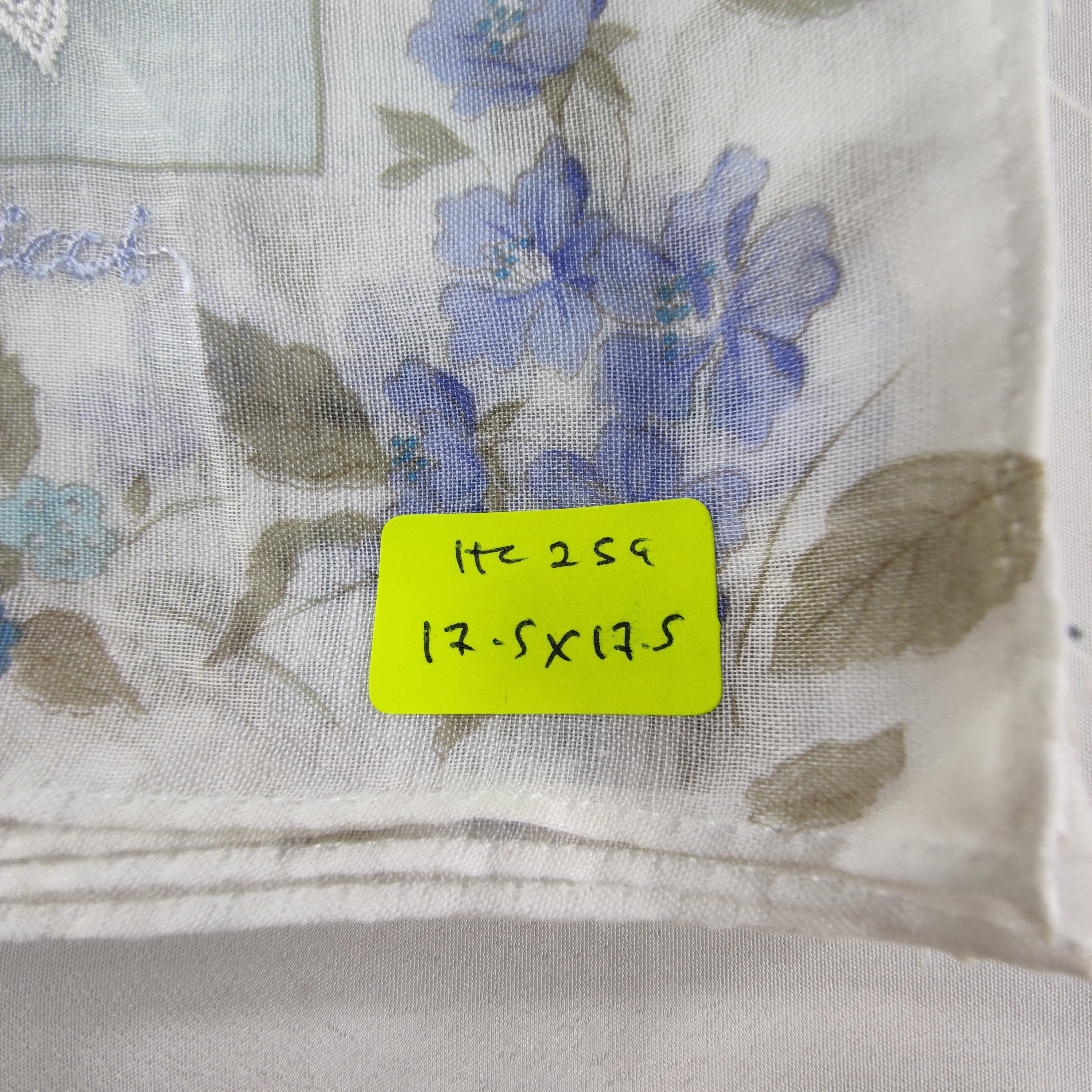 Nina Ricci Nina Ricci Handkerchief/Neckerchief/Bandana Size ONE SIZE - 5 Thumbnail