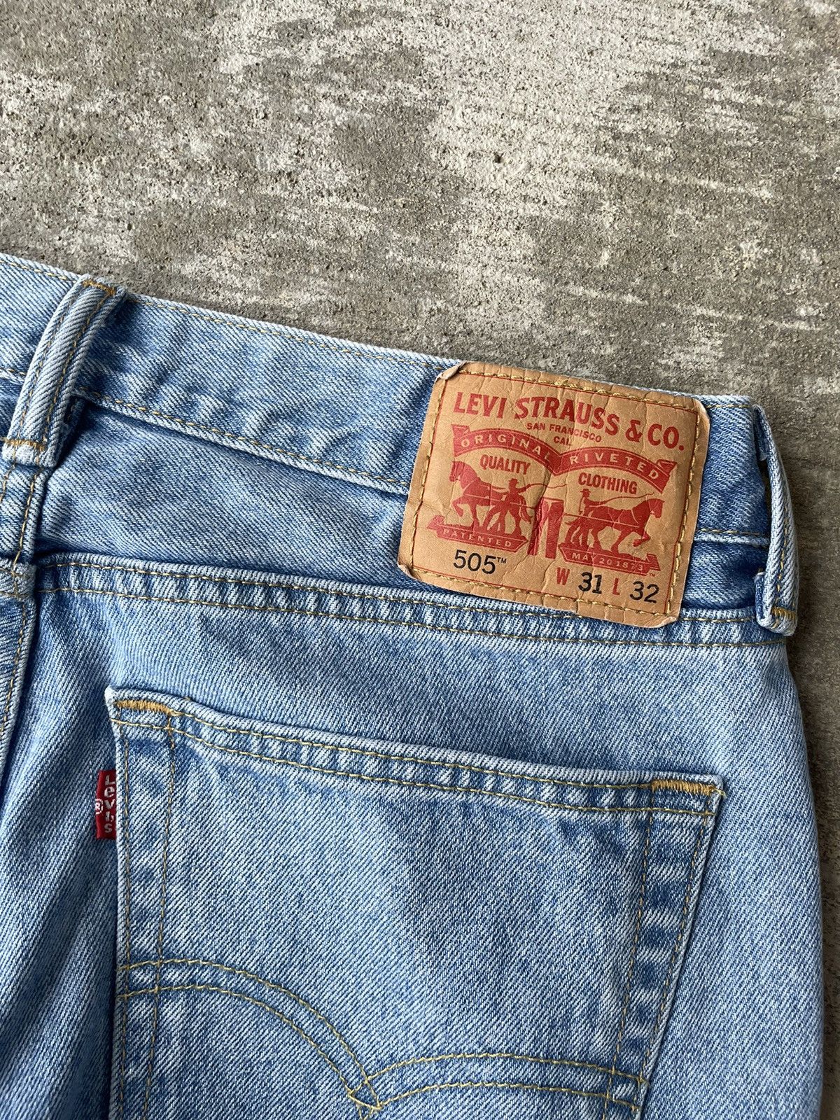 Levi's Levi’s 505 Light Wash Denim Jeans Size US 31 - 7 Thumbnail