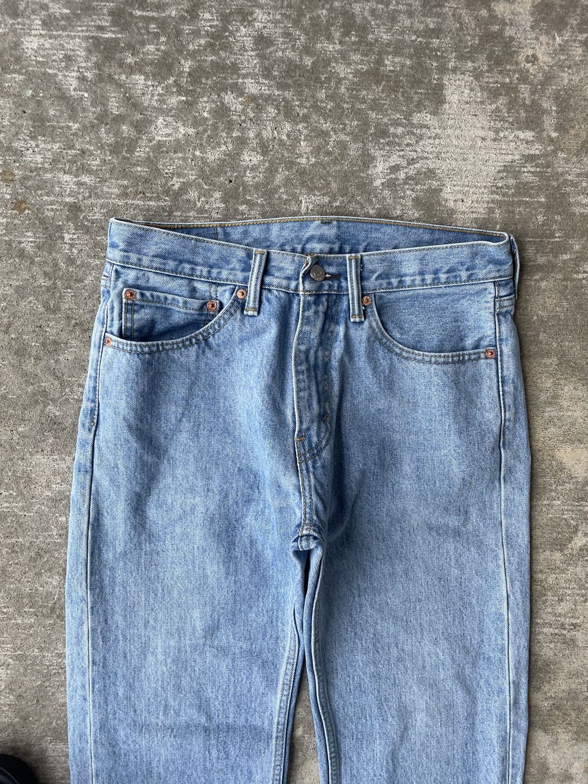 Levi's Levi’s 505 Light Wash Denim Jeans Size US 31 - 2 Thumbnail