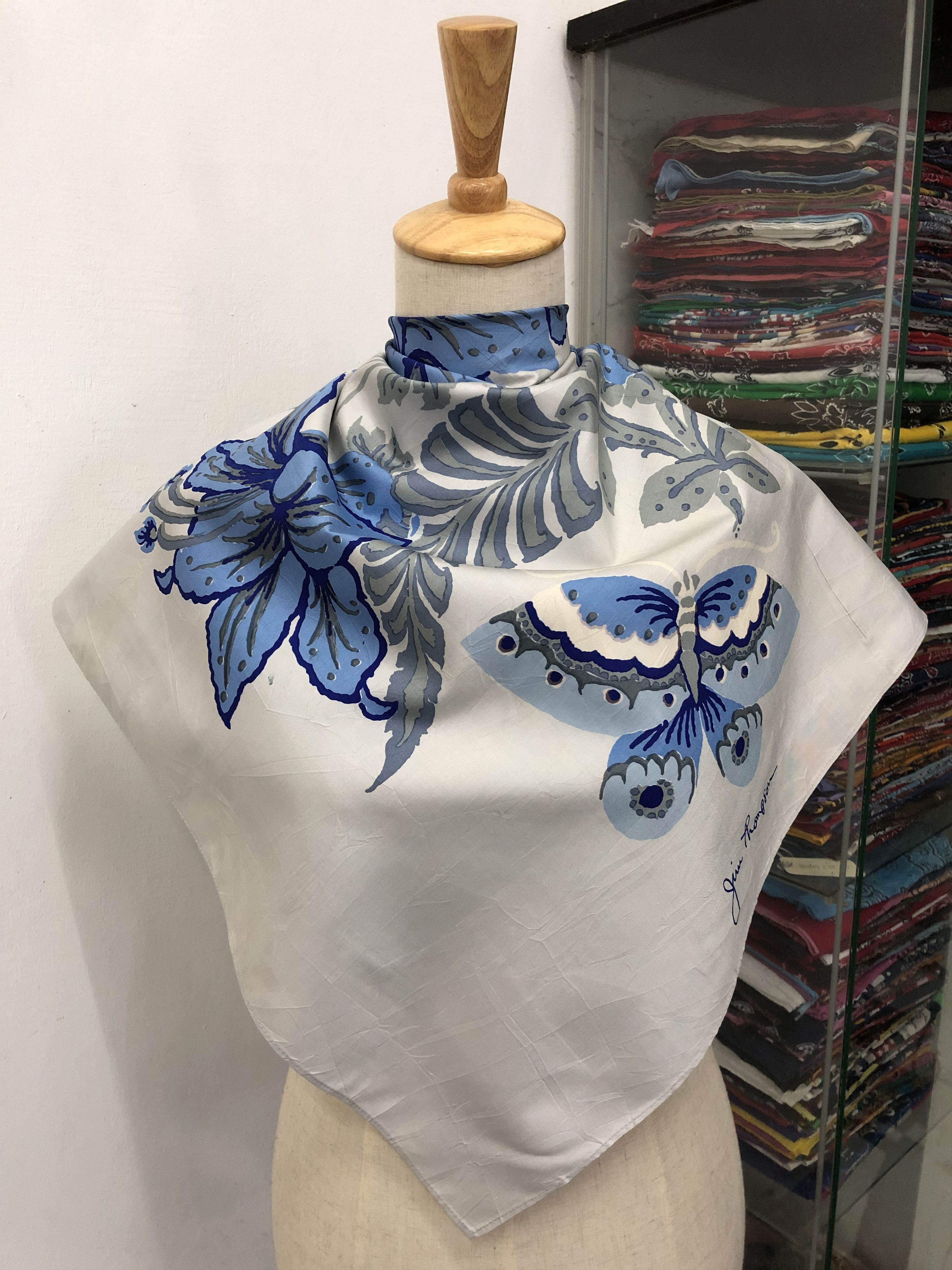 Foulard Vintage En Soie 100% Jim Thompson - Motif Floral Multicolore - Occasion Très Bon état