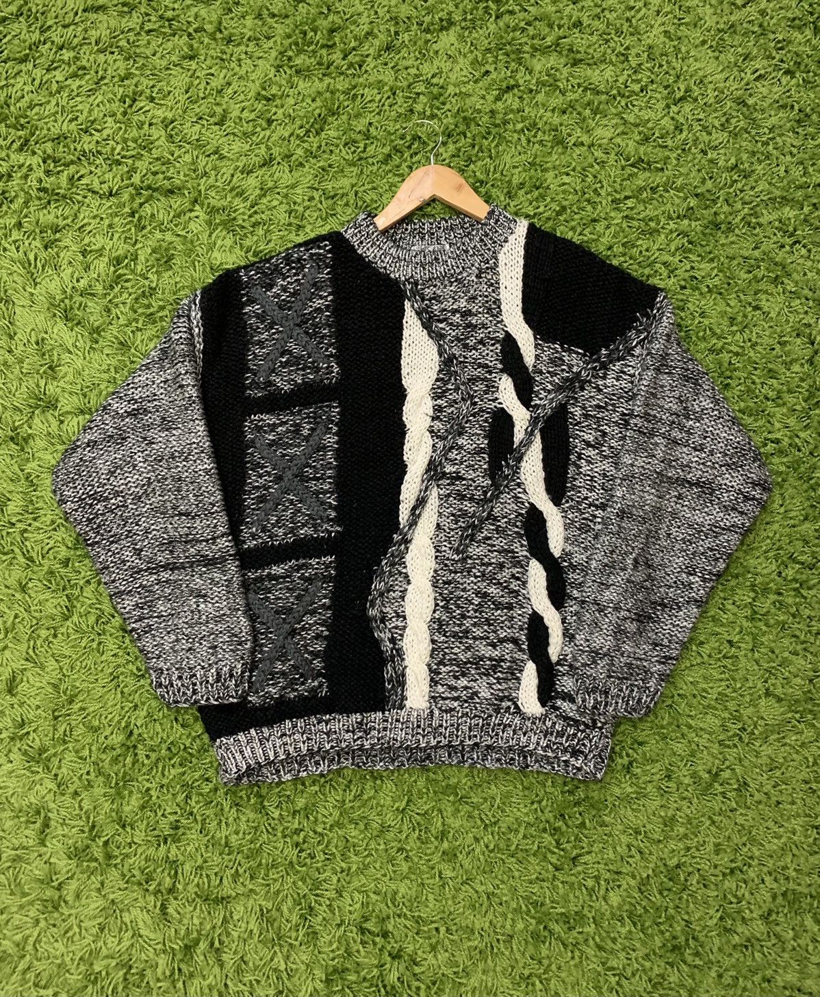Vintage Vintage 90s Coogi Style Knit Sweater Large City Streets Size US L / EU 52-54 / 3 - 1 Thumbnail