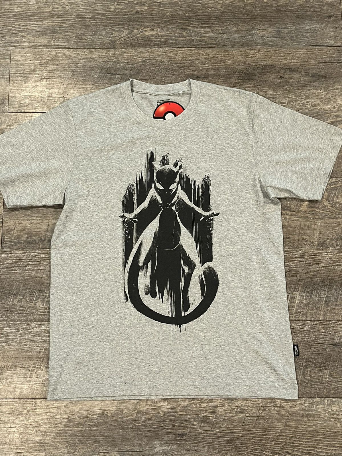 Pokemon × Uniqlo Rare Pokémon X Uniqlo Mewtwo Gray Tee Shirt Size Small Size US M / EU 48-50 / 2 - 1 Thumbnail