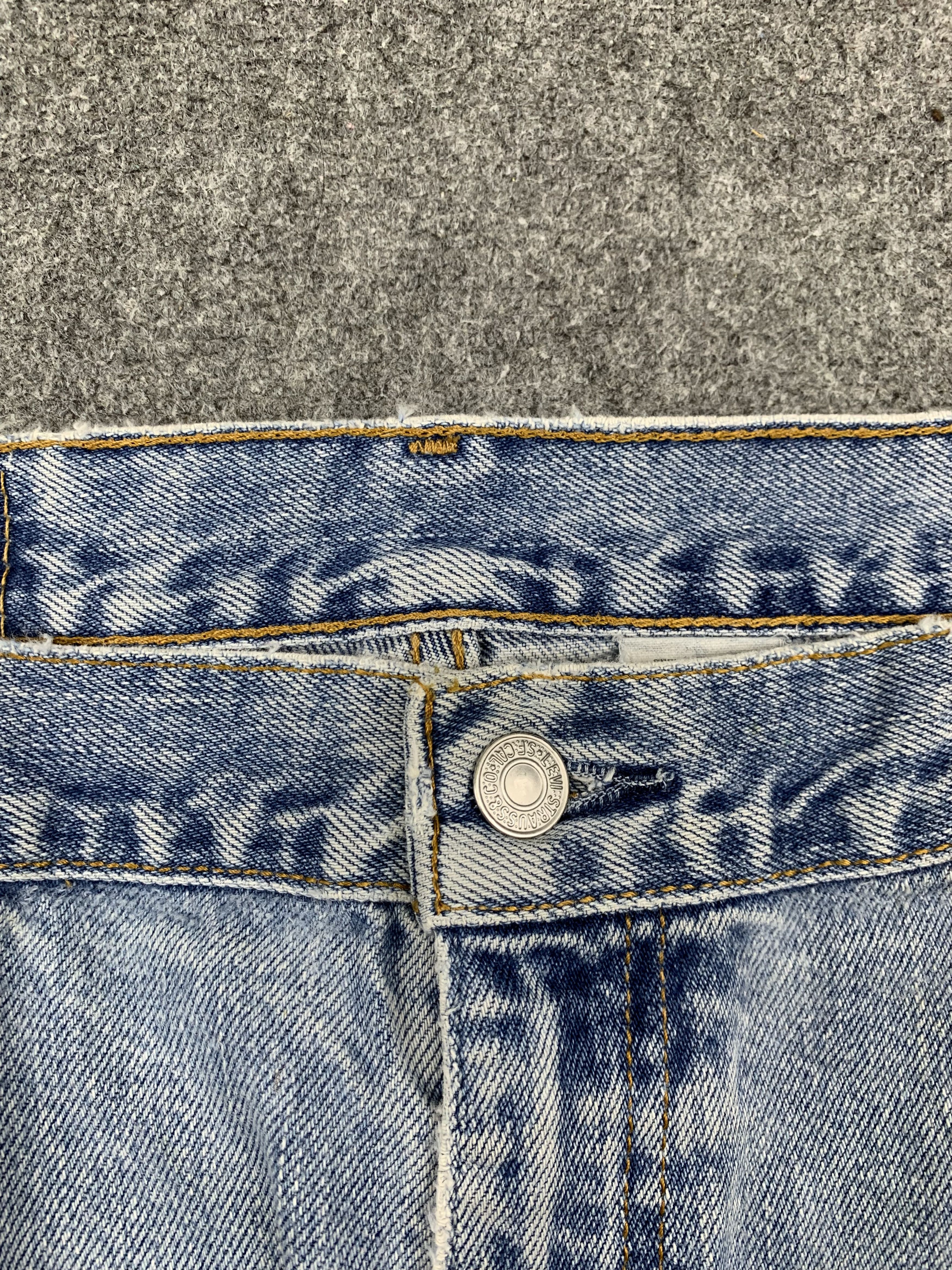 Levi's Vintage 90s Levis 560 Light Wash Jeans Size US 36 / EU 52 - 10 Thumbnail