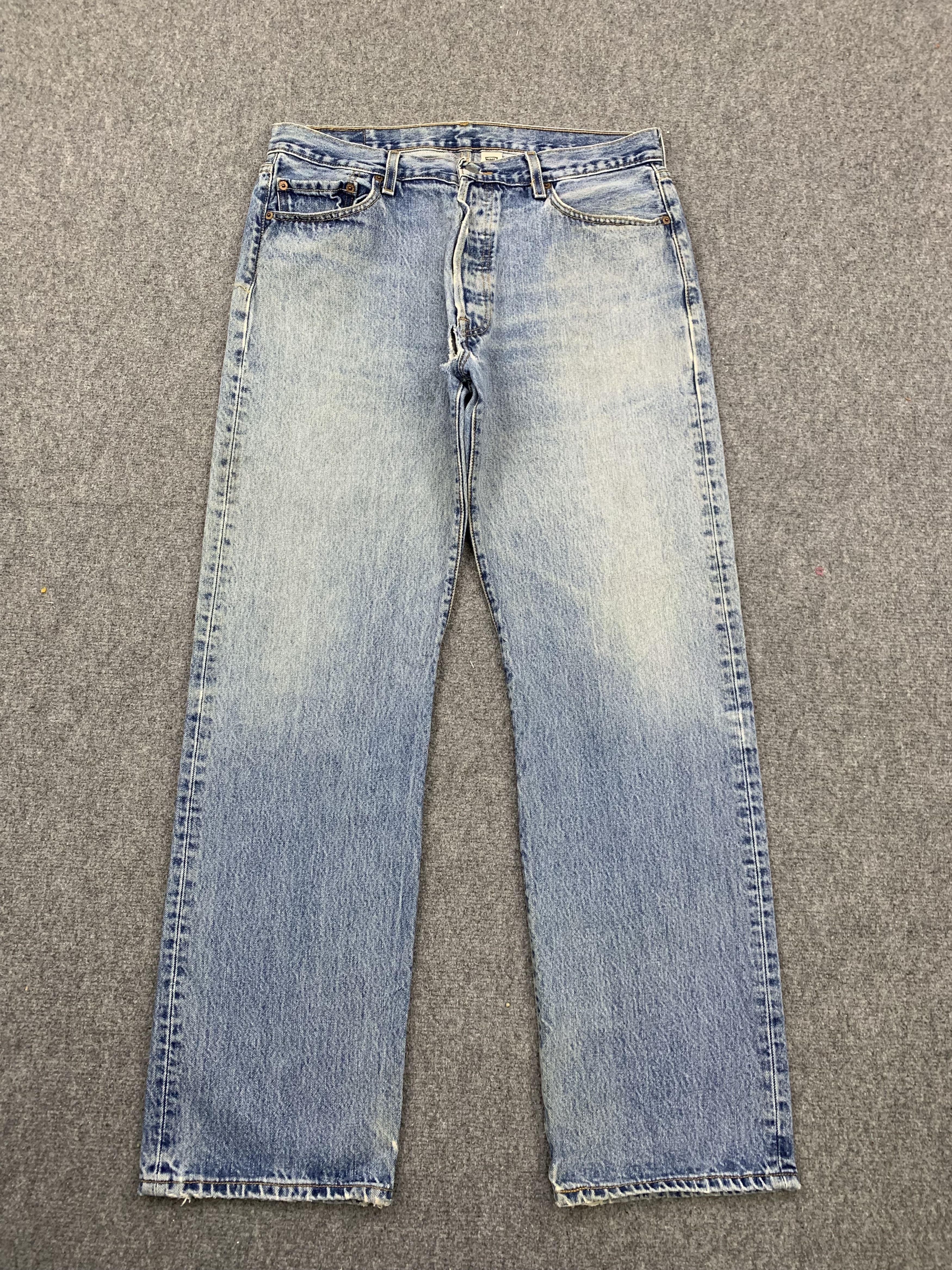 Levi's Vintage 90s Levis 501 Faded Blue Jeans DP1743 Size US 35 - 1 Thumbnail