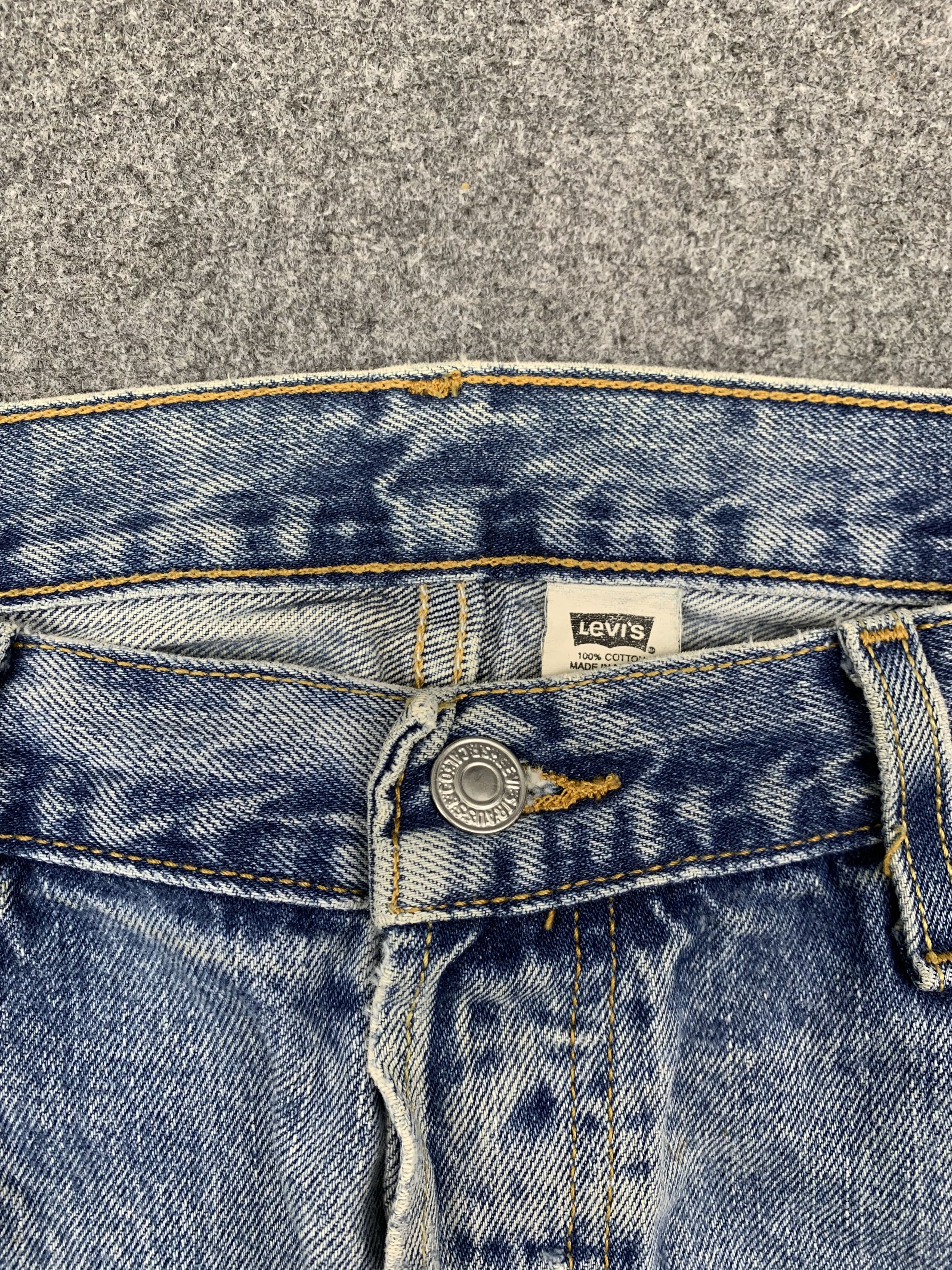 Levi's Vintage 90s Levis 501 Faded Blue Jeans DP1743 Size US 35 - 11 Thumbnail