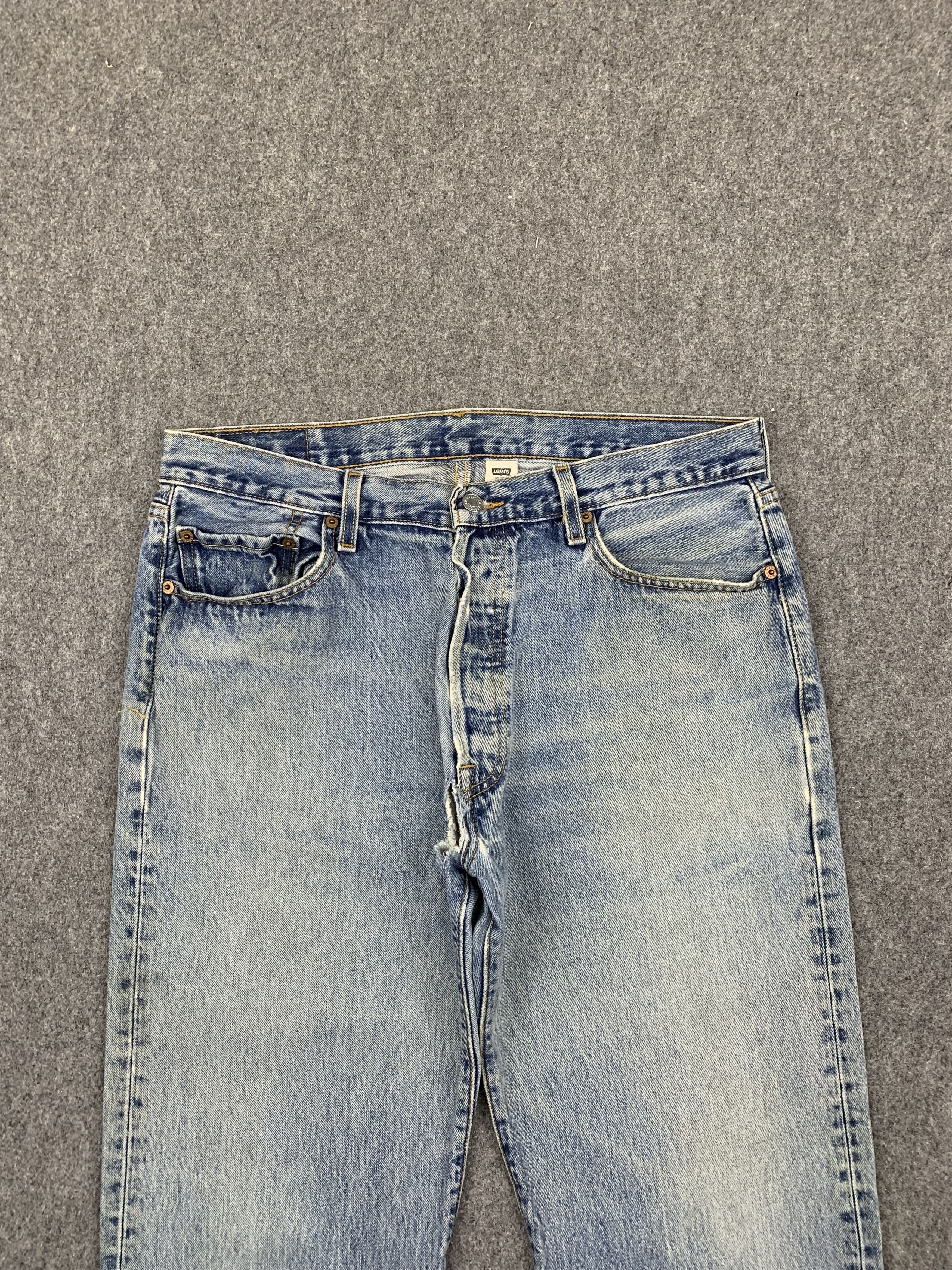 Levi's Vintage 90s Levis 501 Faded Blue Jeans DP1743 Size US 35 - 2 Thumbnail