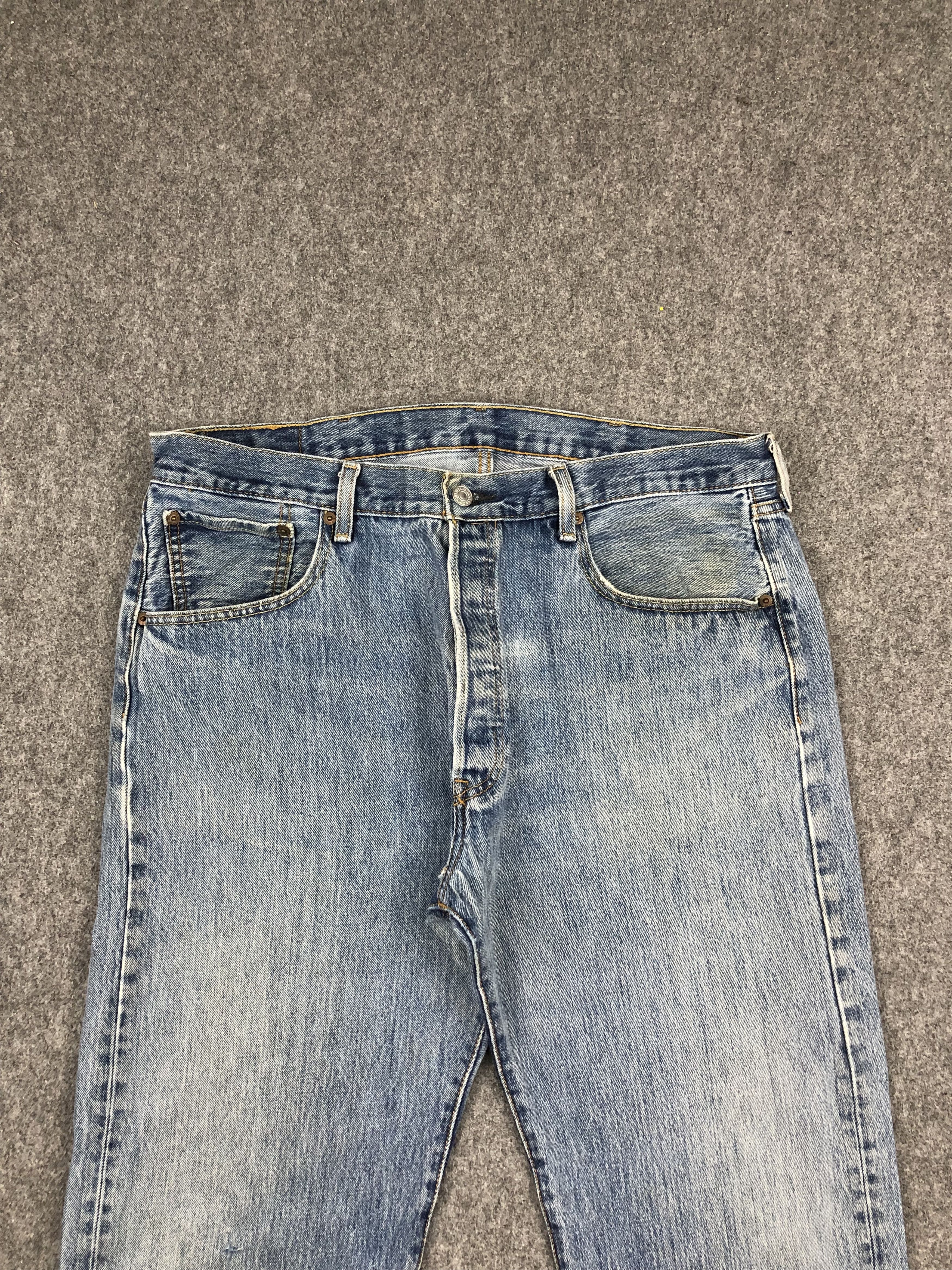 Levi's Vintage Levis 501 Light Blue Jeans DP1664 Size US 38 / EU 54 - 2 Thumbnail