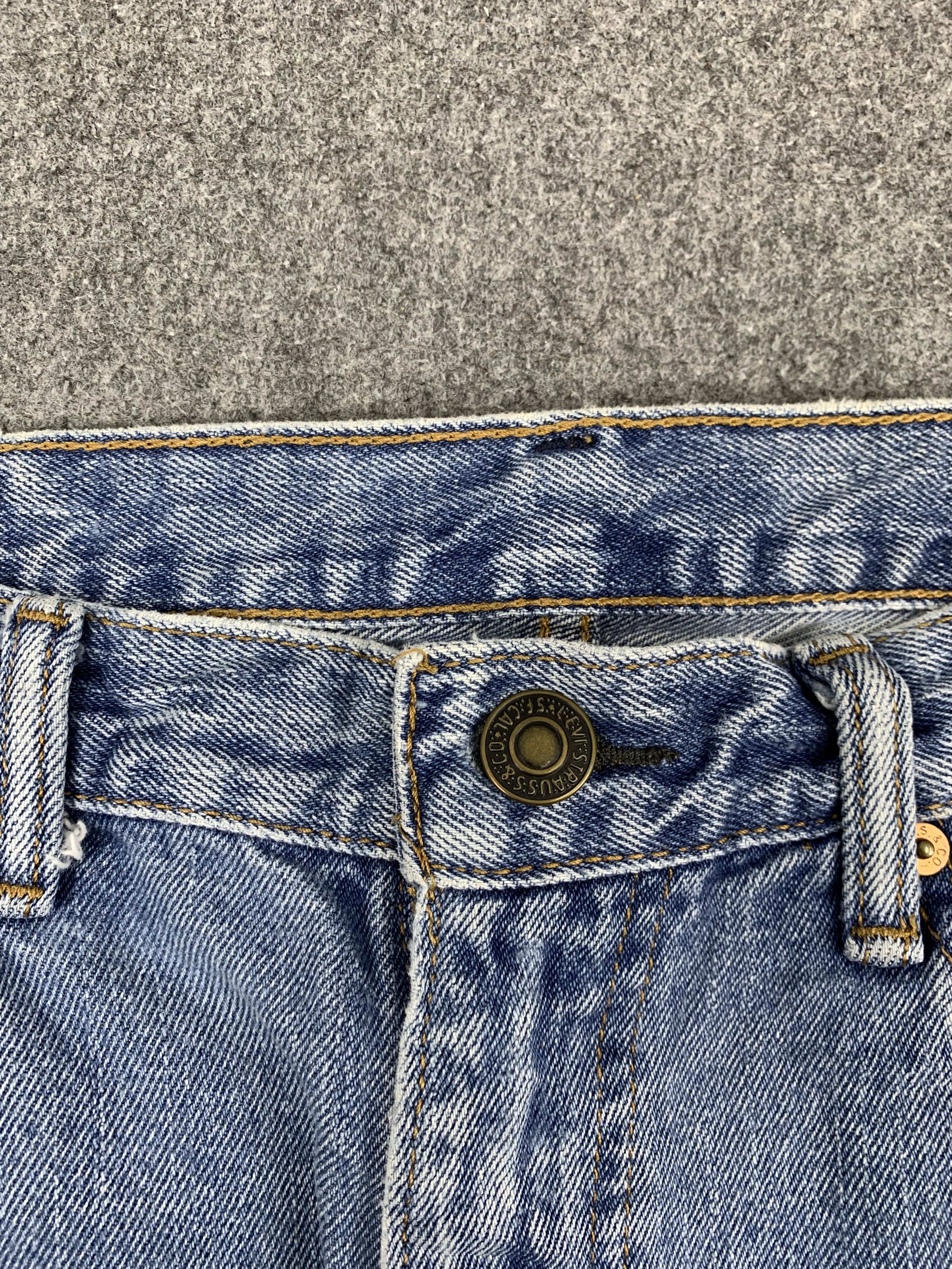 Levi's Vintage Levis 550 Light Wash Jeans DP1758 Size US 36 / EU 52 - 8 Thumbnail
