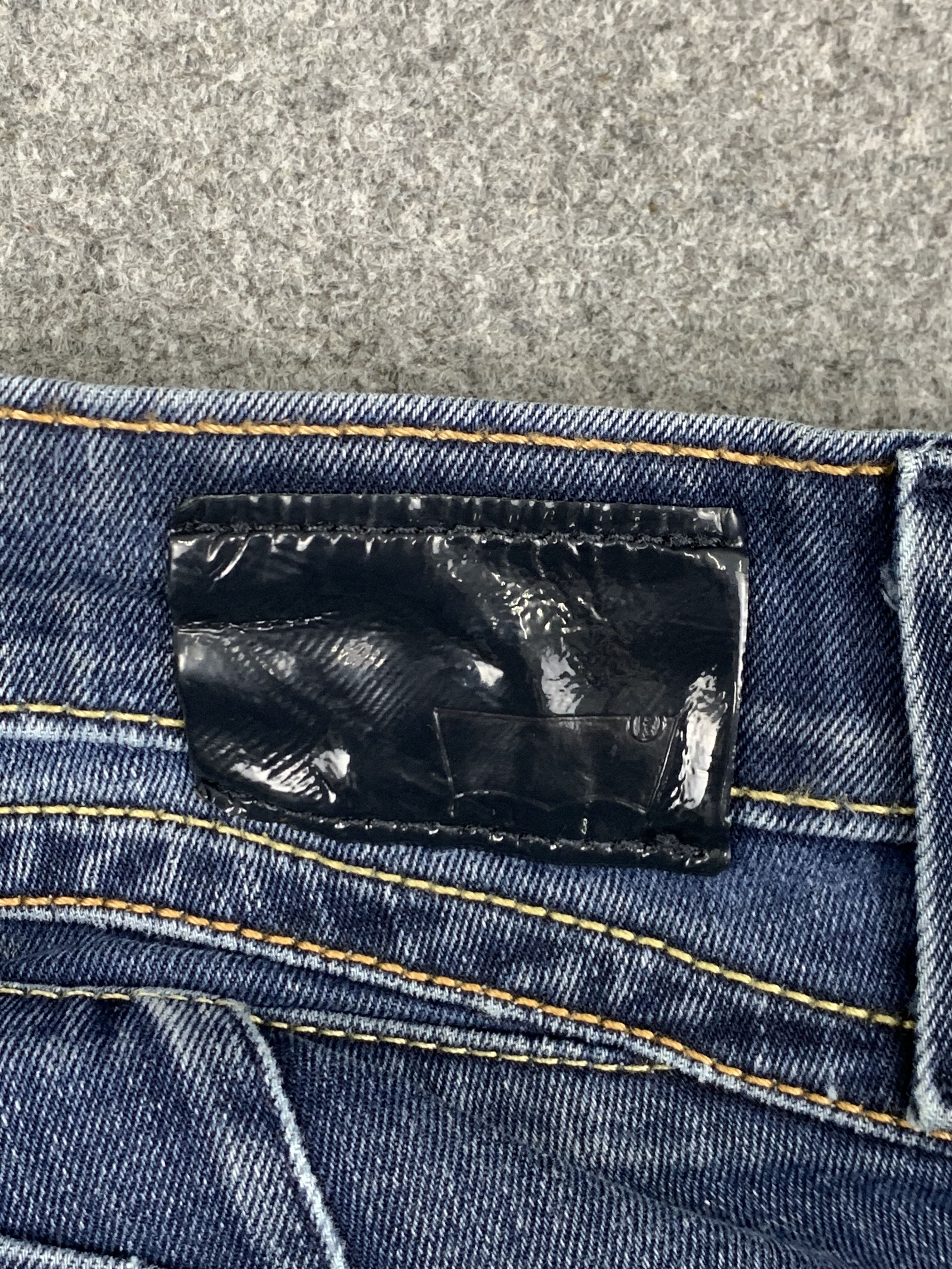 Levi's Vintage Levis Skinny Blue Jeans DP1755 Size US 33 - 5 Thumbnail