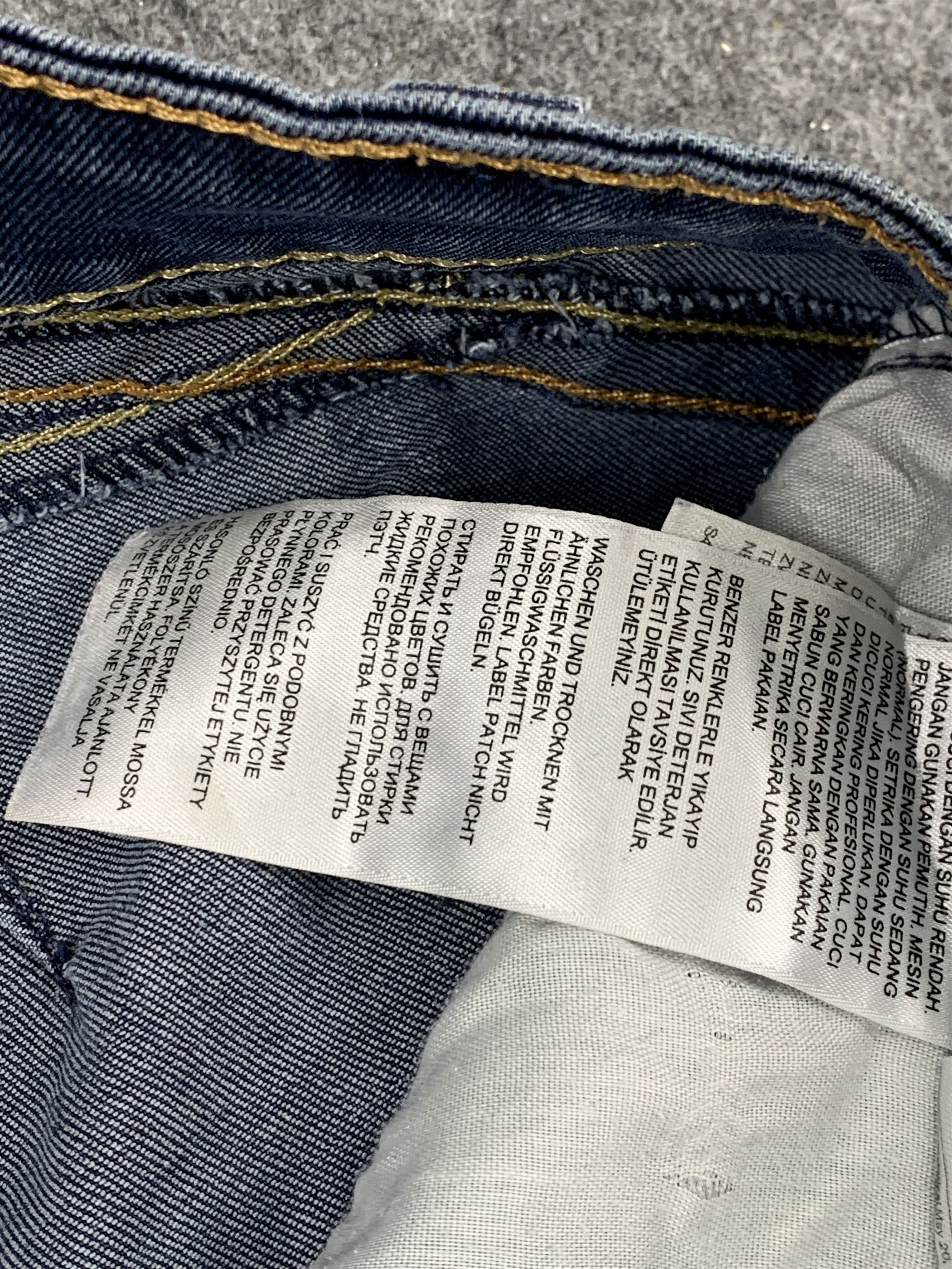 Levi's Vintage Levis Skinny Blue Jeans DP1755 Size US 33 - 14 Thumbnail