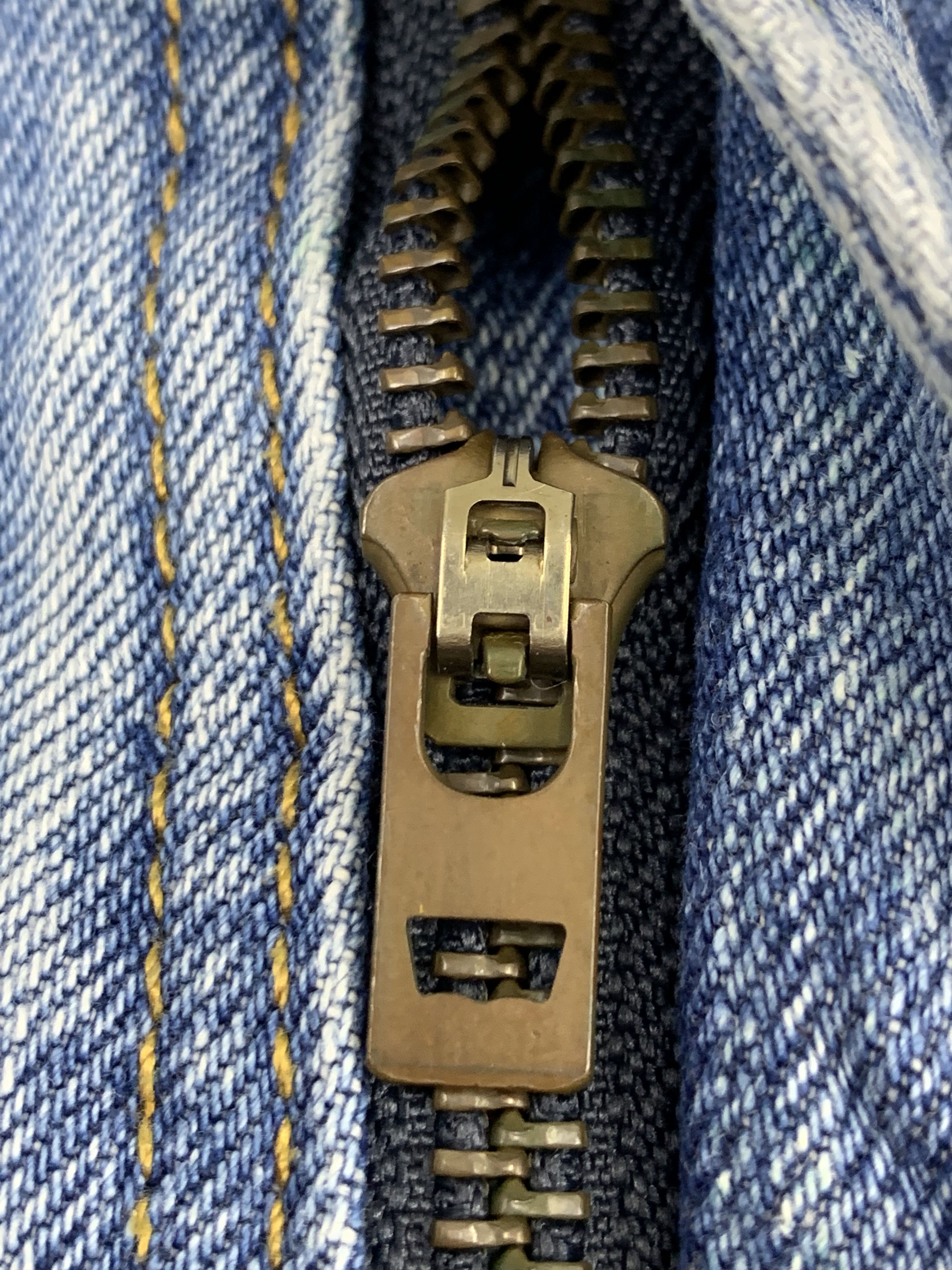 Levi's Vintage Levis 505 Light Wash Jeans DP1753 Size US 35 - 13 Thumbnail