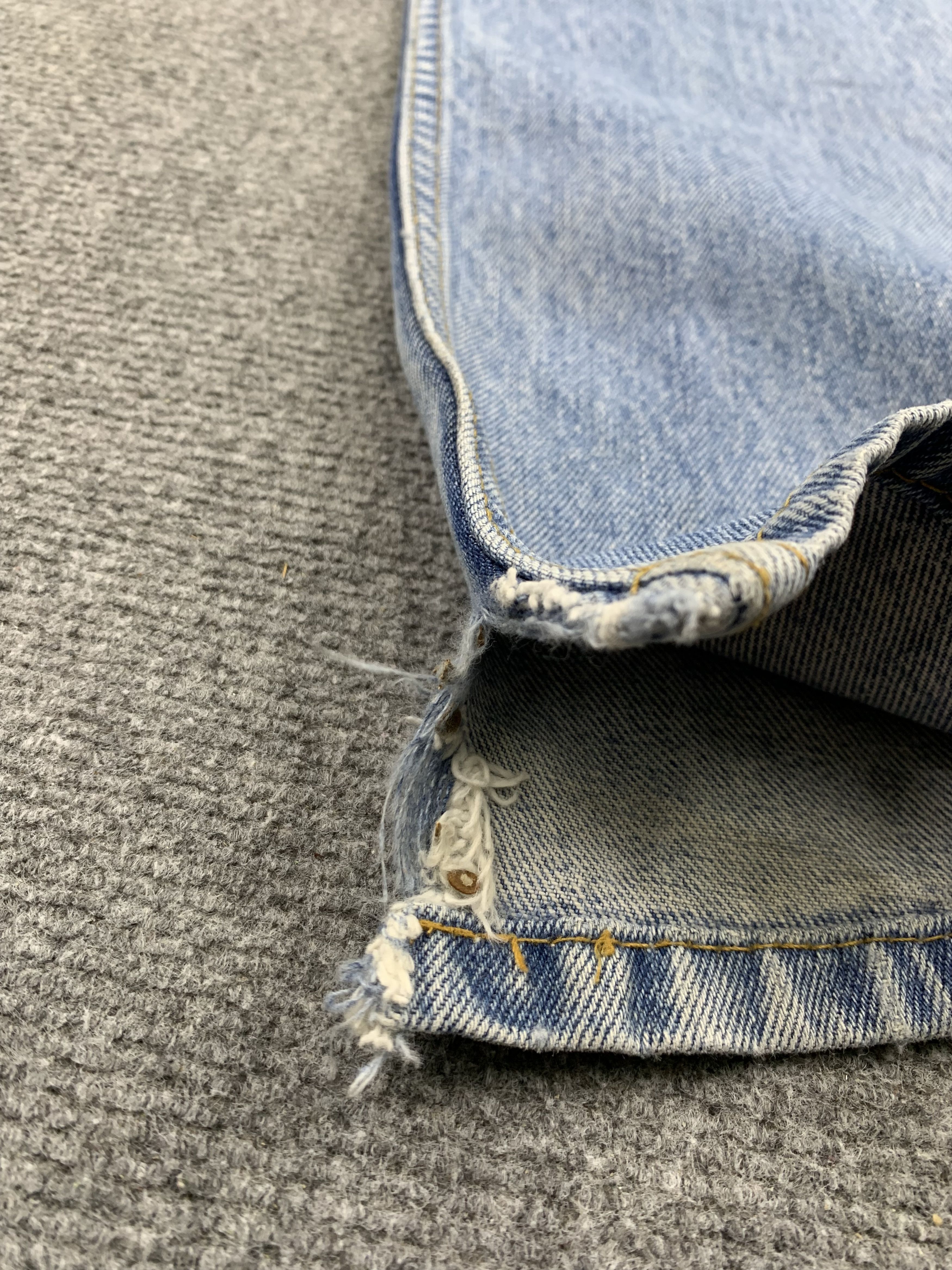 Levi's Vintage Levis 505 Light Wash Jeans DP1753 Size US 35 - 11 Thumbnail