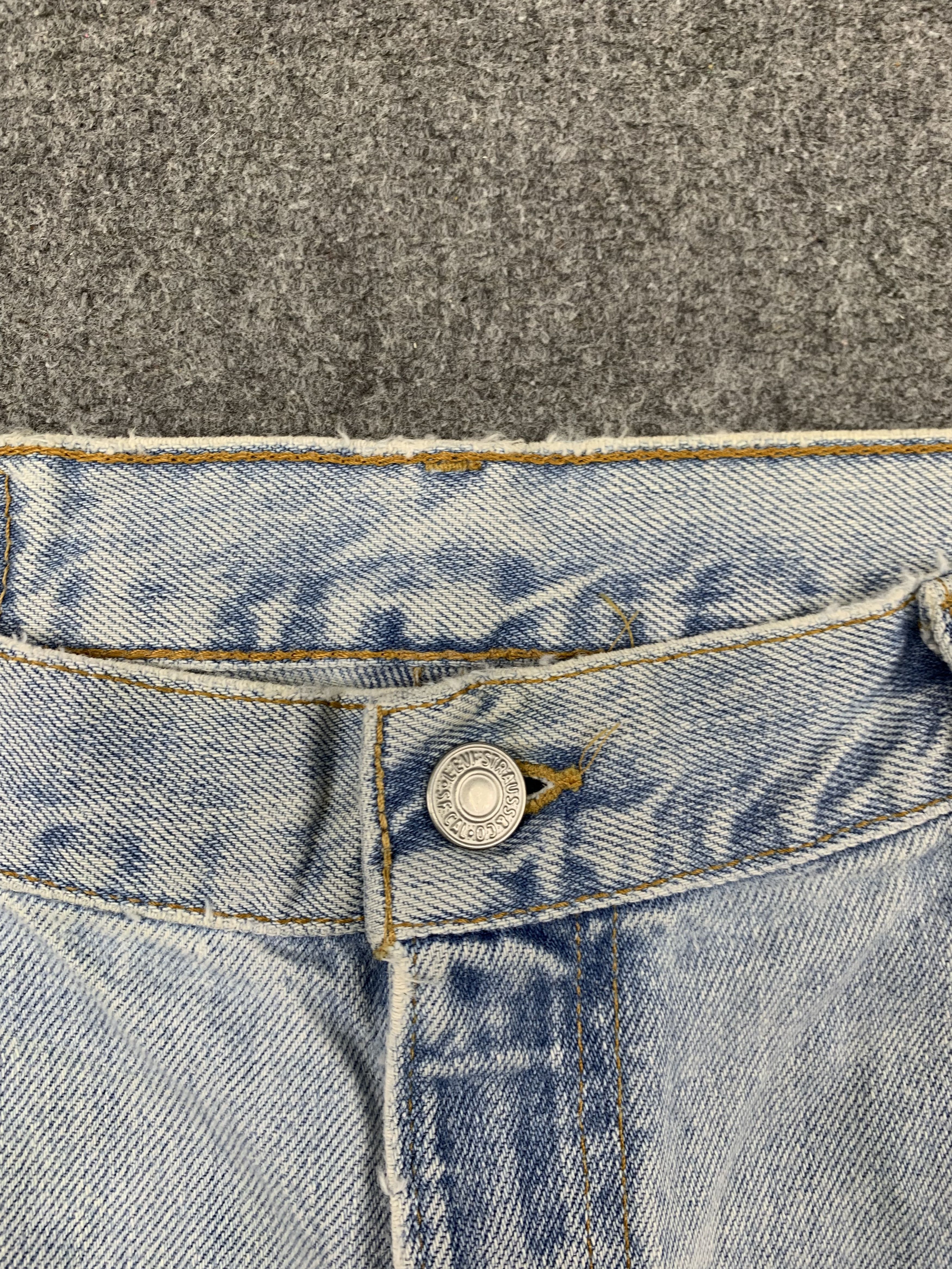 Levi's Vintage 90s Levis 560 Light Wash Jeans DP1778 Size US 35 - 11 Thumbnail