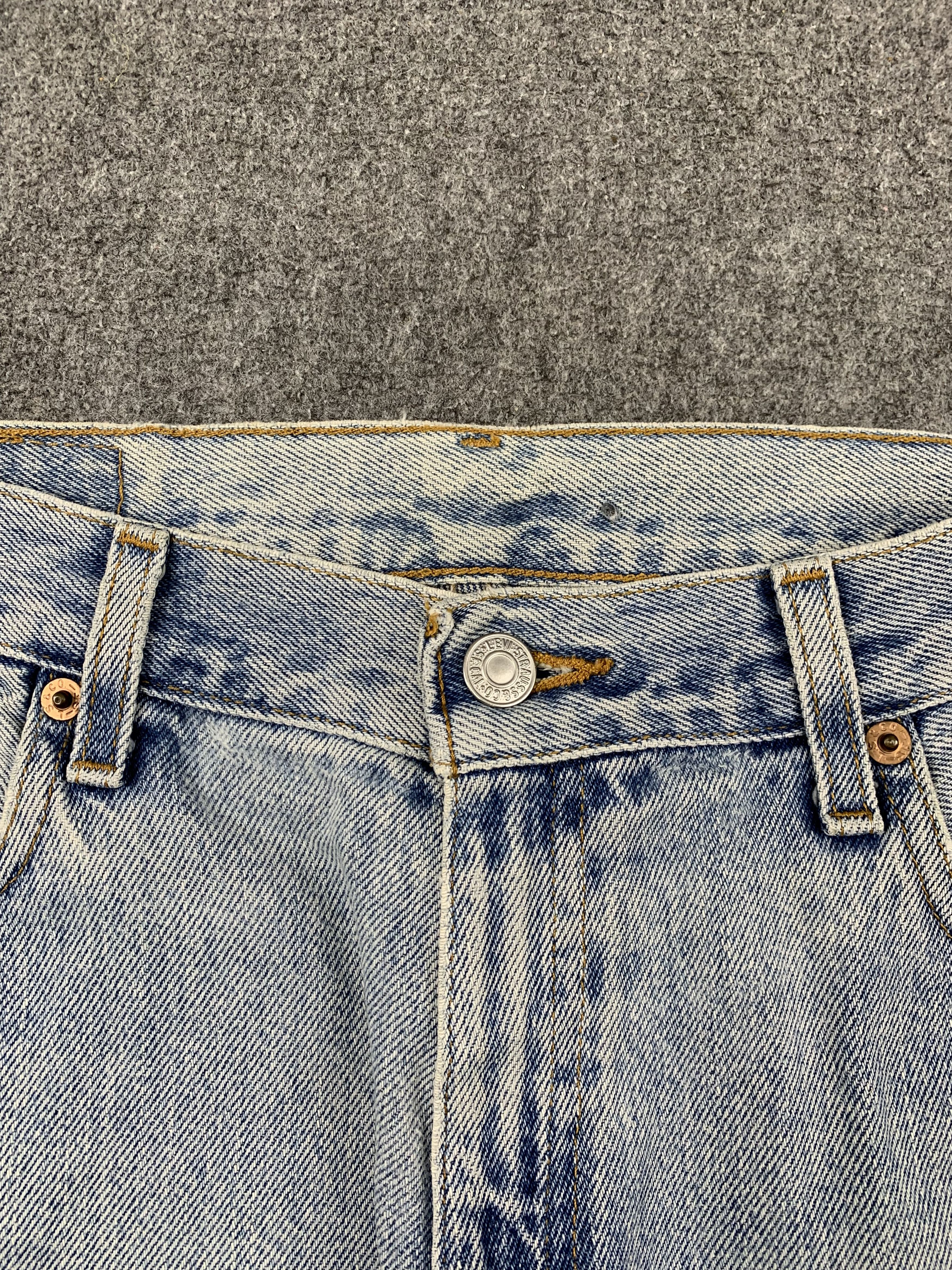 Levi's Vintage 90s Levis 560 Light Wash Jeans DP1773 Size US 32 / EU 48 - 10 Thumbnail