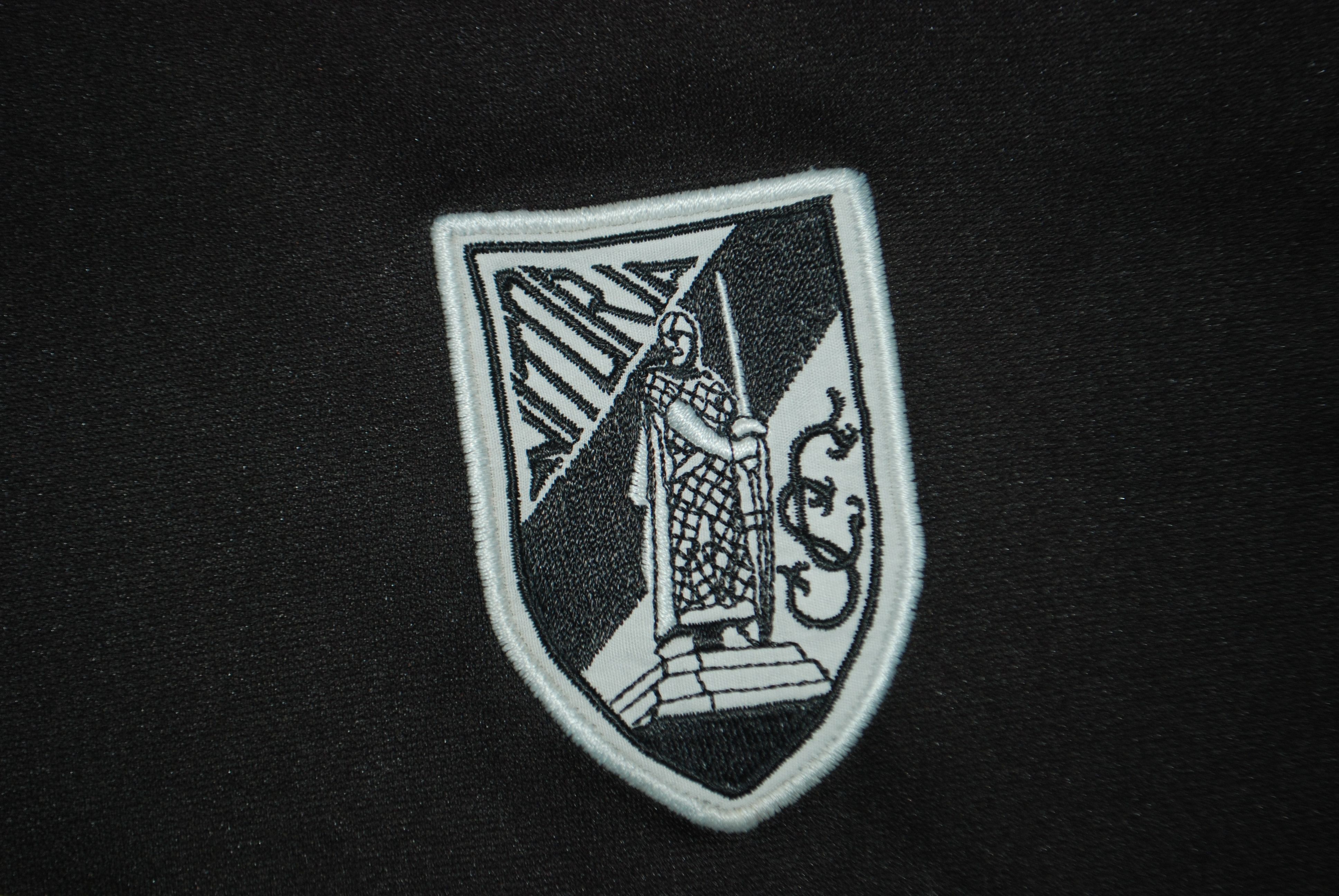 UEFA VITORIA GUIMARAES SC AWAY FOOTBALL SHIRT SOCCER JERSEY Size US M / EU 48-50 / 2 - 4 Thumbnail