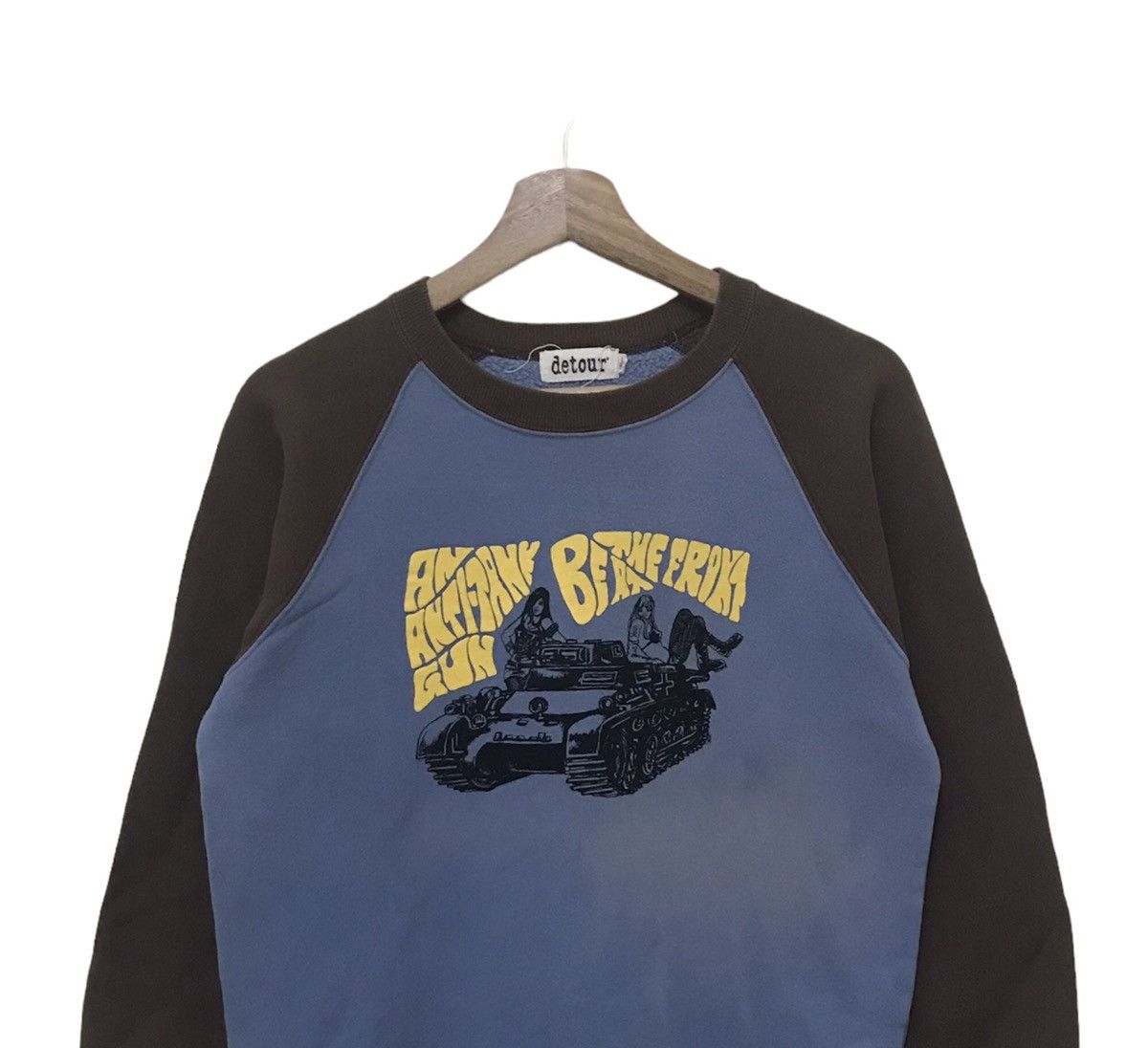 Vintage Vintage 90s Anti Tank Gun Sweatshirt Big Printed Size US L / EU 52-54 / 3 - 2 Thumbnail