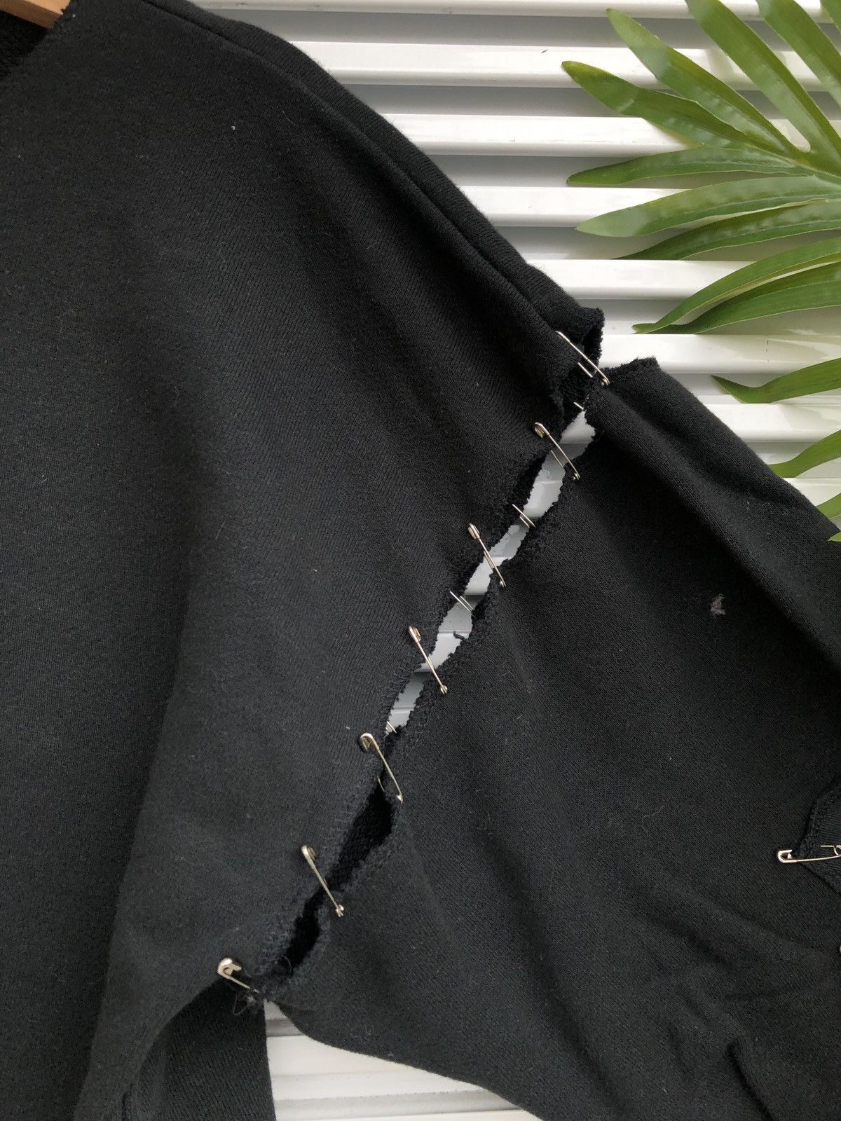 Japanese Brand XX Black Skulls Punk Rock Crewneck/ Bjork Greenday Size US M / EU 48-50 / 2 - 5 Thumbnail