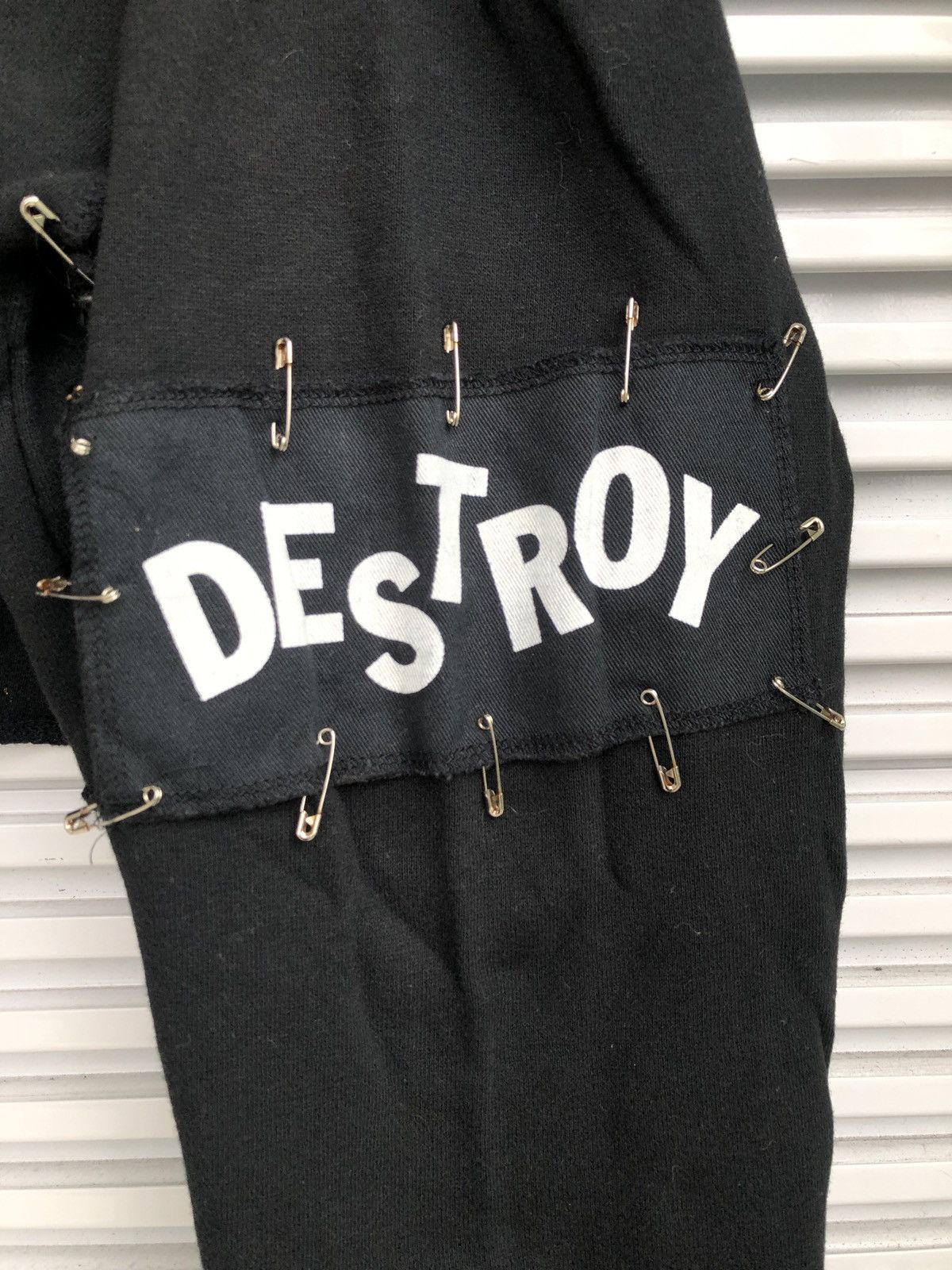Japanese Brand XX Black Skulls Punk Rock Crewneck/ Bjork Greenday Size US M / EU 48-50 / 2 - 4 Thumbnail