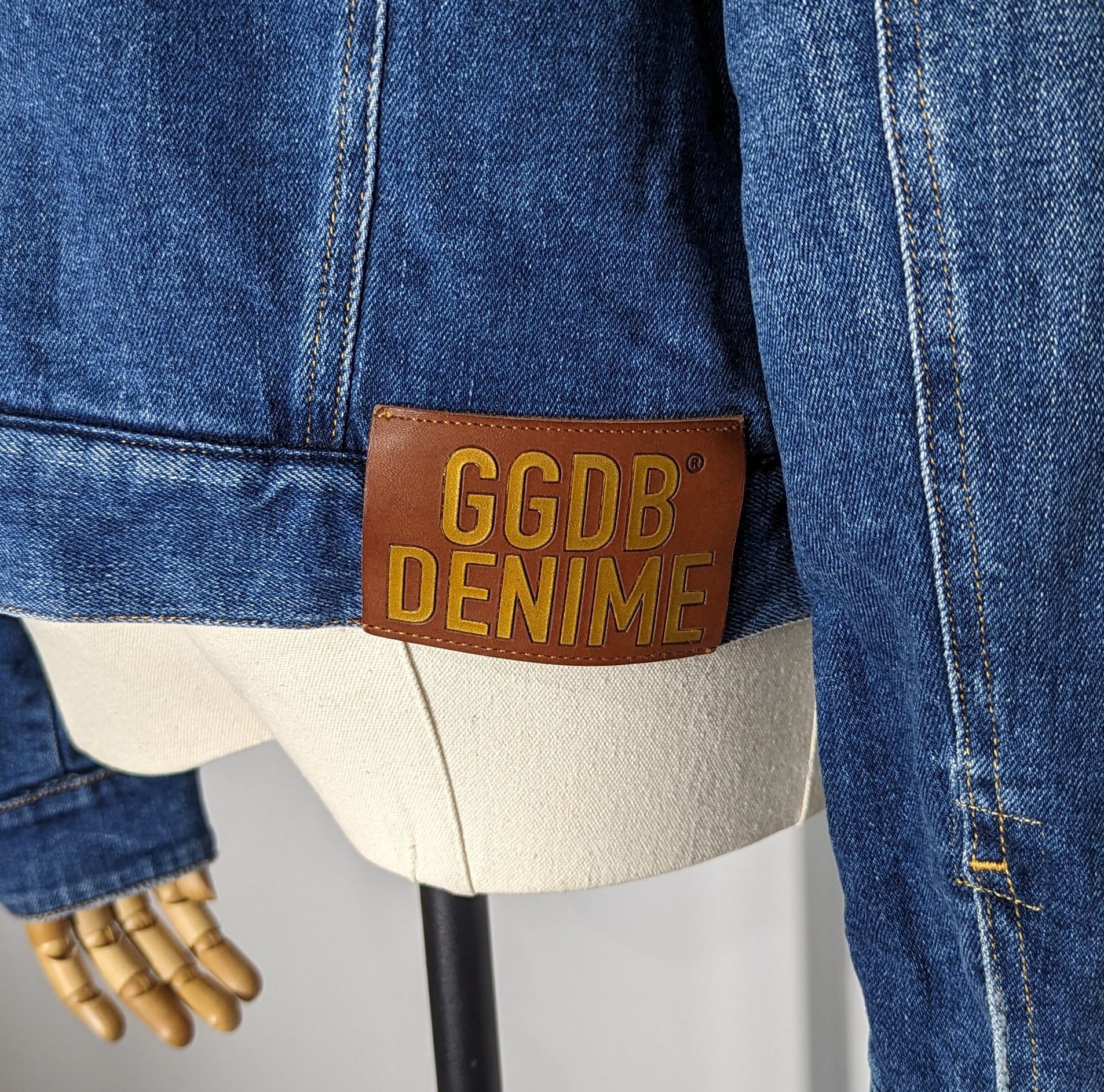 DELUXE Golden Goose Deluxe Brand Faux-Fur Denim Womens Sherpa S-M Size S / US 4 / IT 40 - 9 Thumbnail