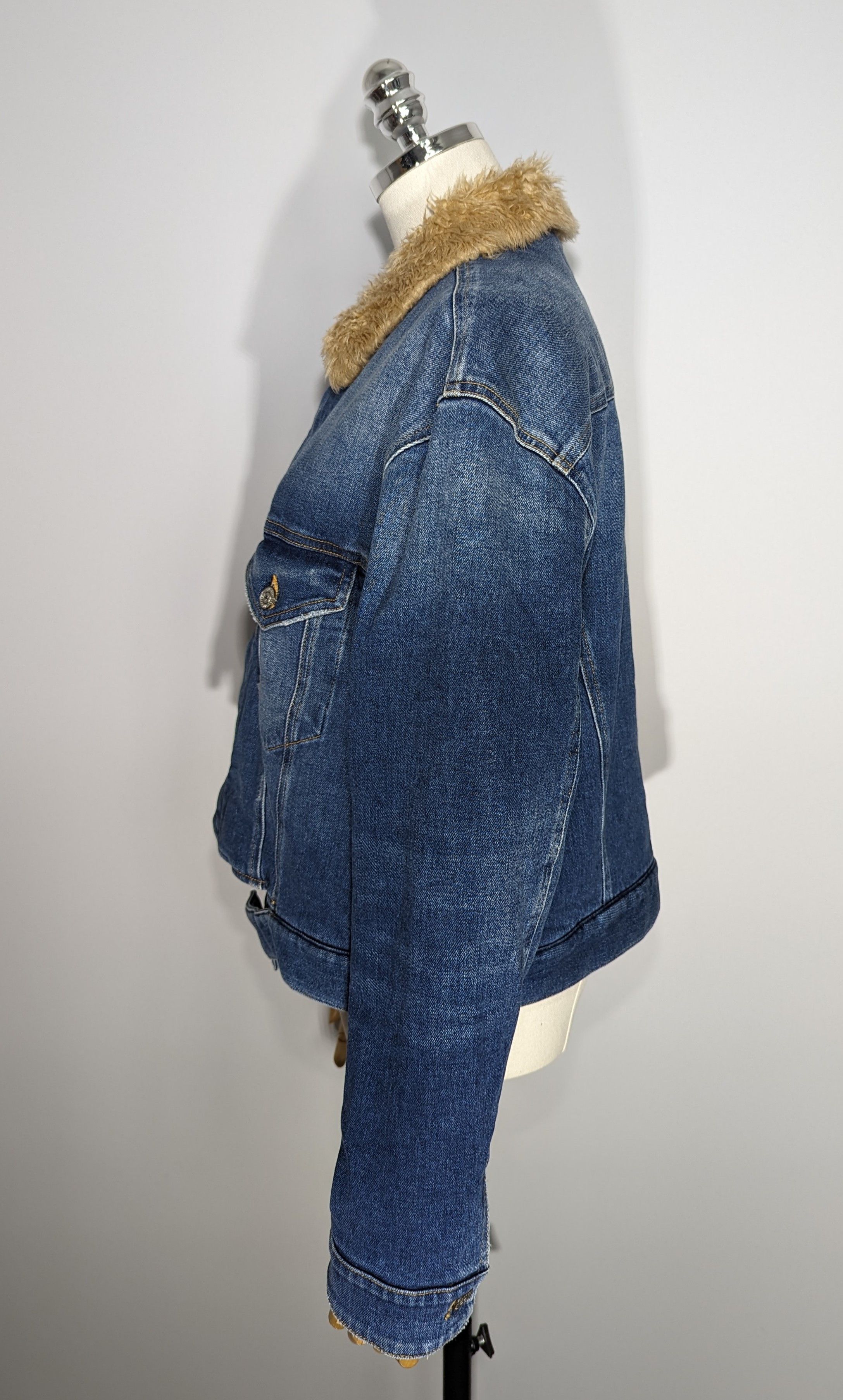 DELUXE Golden Goose Deluxe Brand Faux-Fur Denim Womens Sherpa S-M Size S / US 4 / IT 40 - 25 Thumbnail