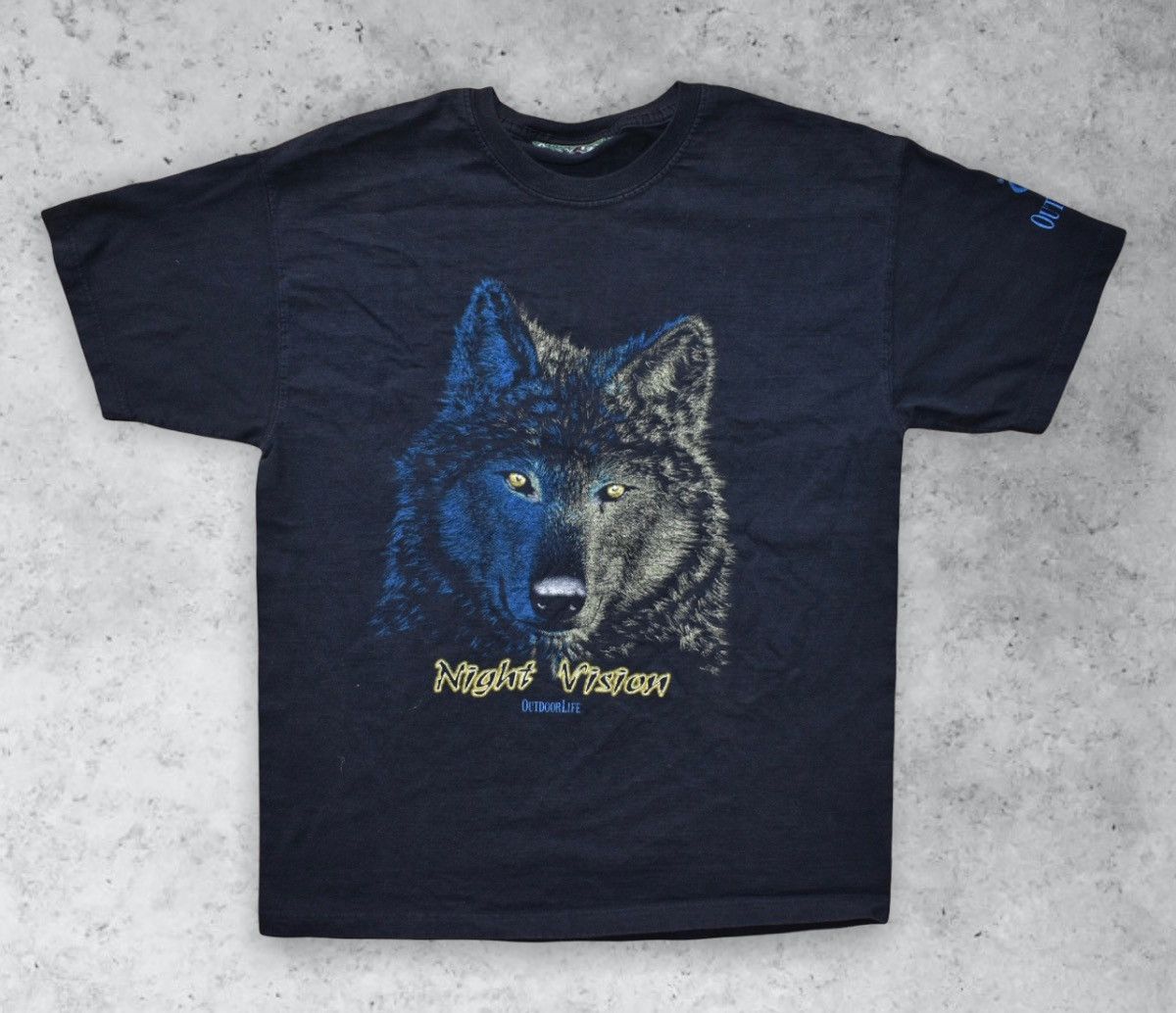 Vintage Vintage Y2K Wolves ‘Night Vision’ T-Shirt (M) Size US M / EU 48-50 / 2 - 1 Thumbnail