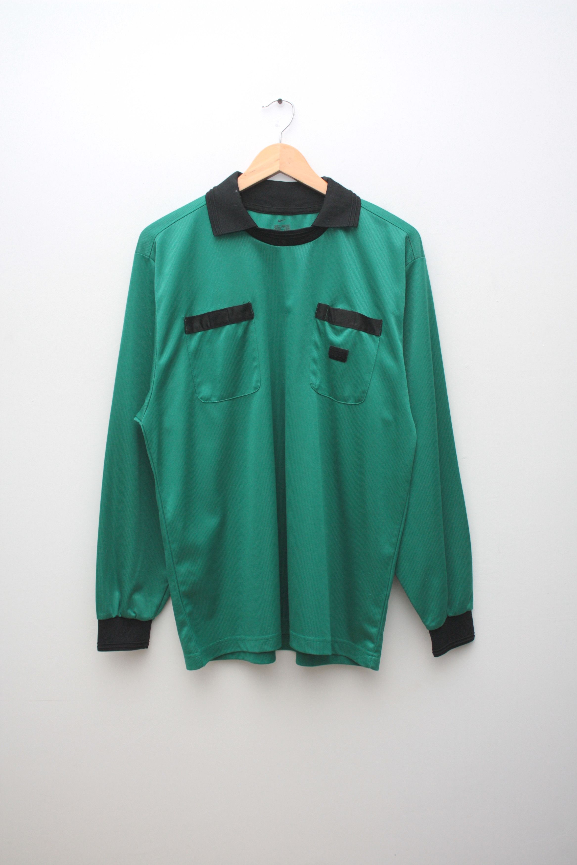 Nike Nike Vintage Long Sleeve Polo Medium Made In Portugal Size US L / EU 52-54 / 3 - 1 Thumbnail