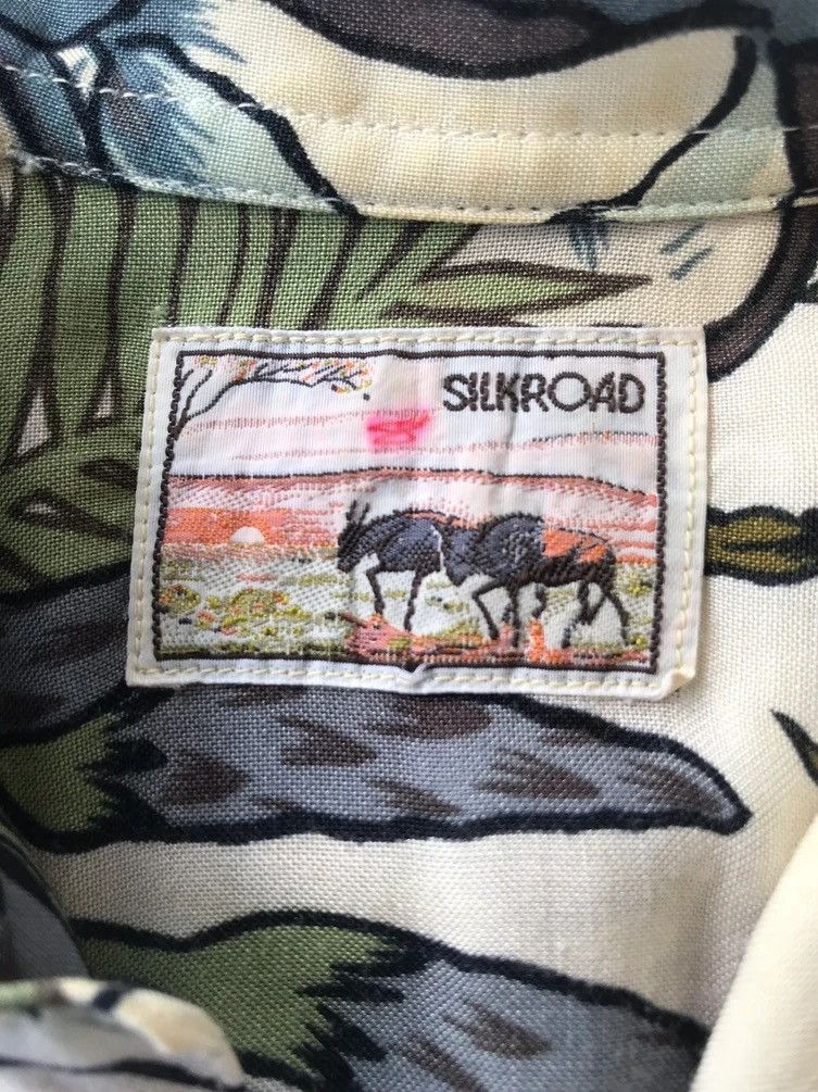 Yohji Yamamoto Vintage Japanese Silkroad Overprint Hawaii Shirt Button Size US M / EU 48-50 / 2 - 9 Thumbnail
