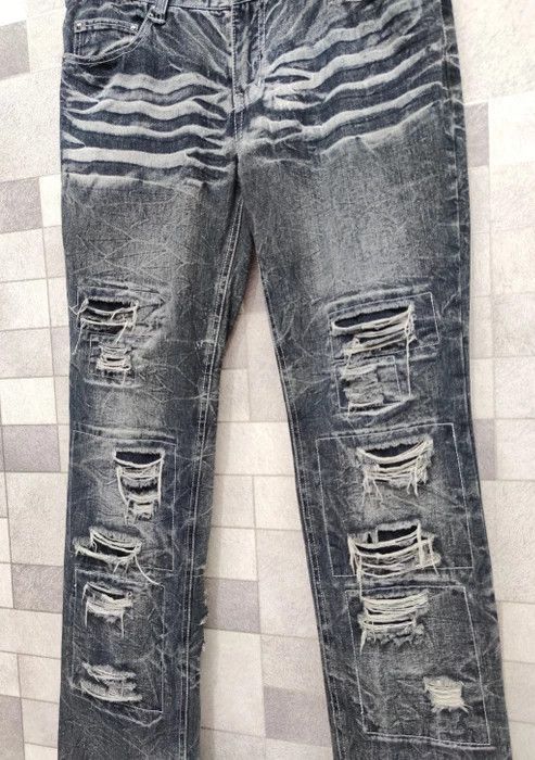 Japanese Brand LOWBOX Ripped Distressed Punk Rock Denim Jeans Size US 32 / EU 48 - 2 Thumbnail