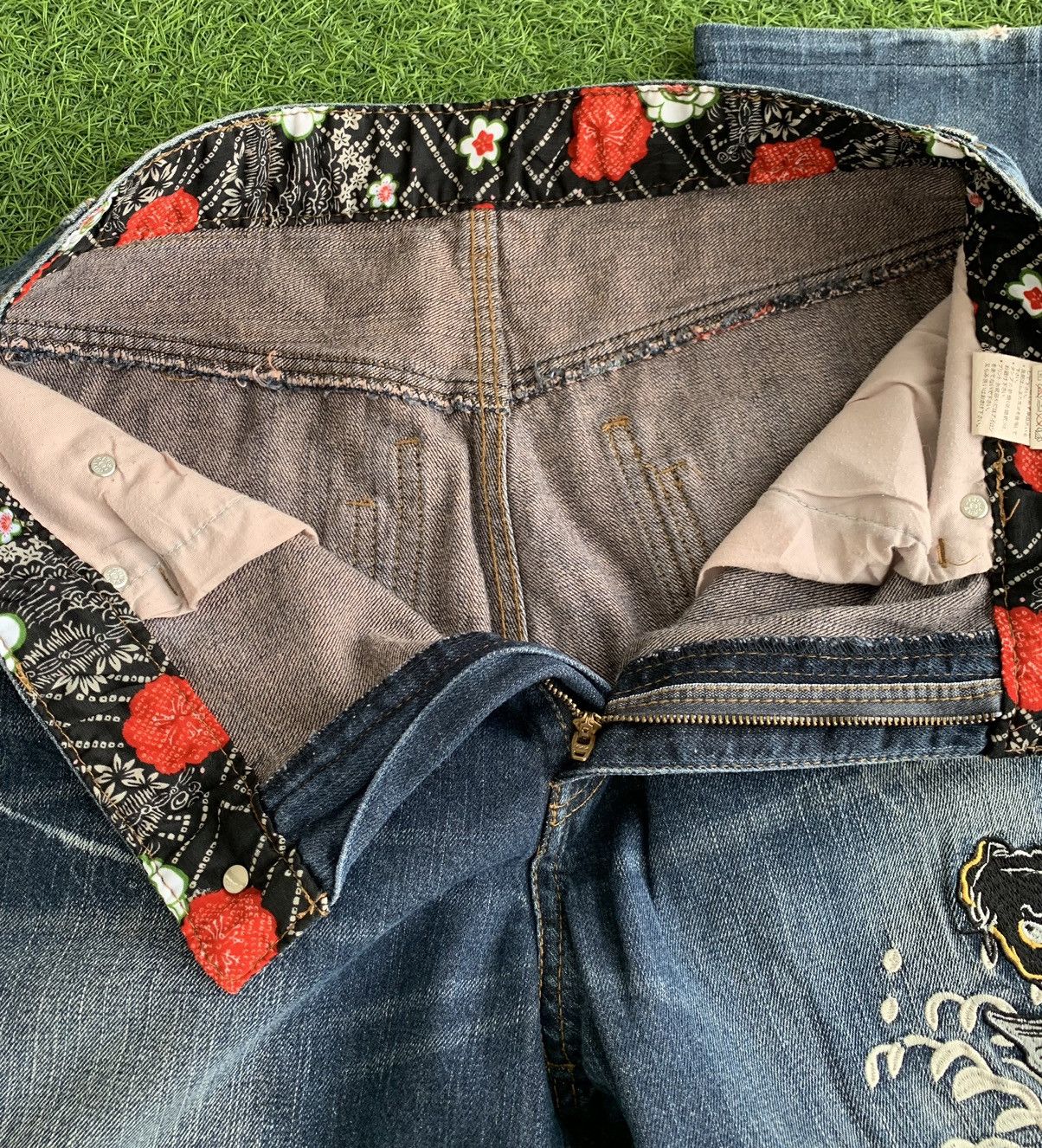 Japanese Brand Japanese Brand Dominate Embroidery Fish Koi Denim Size US 32 / EU 48 - 12 Thumbnail