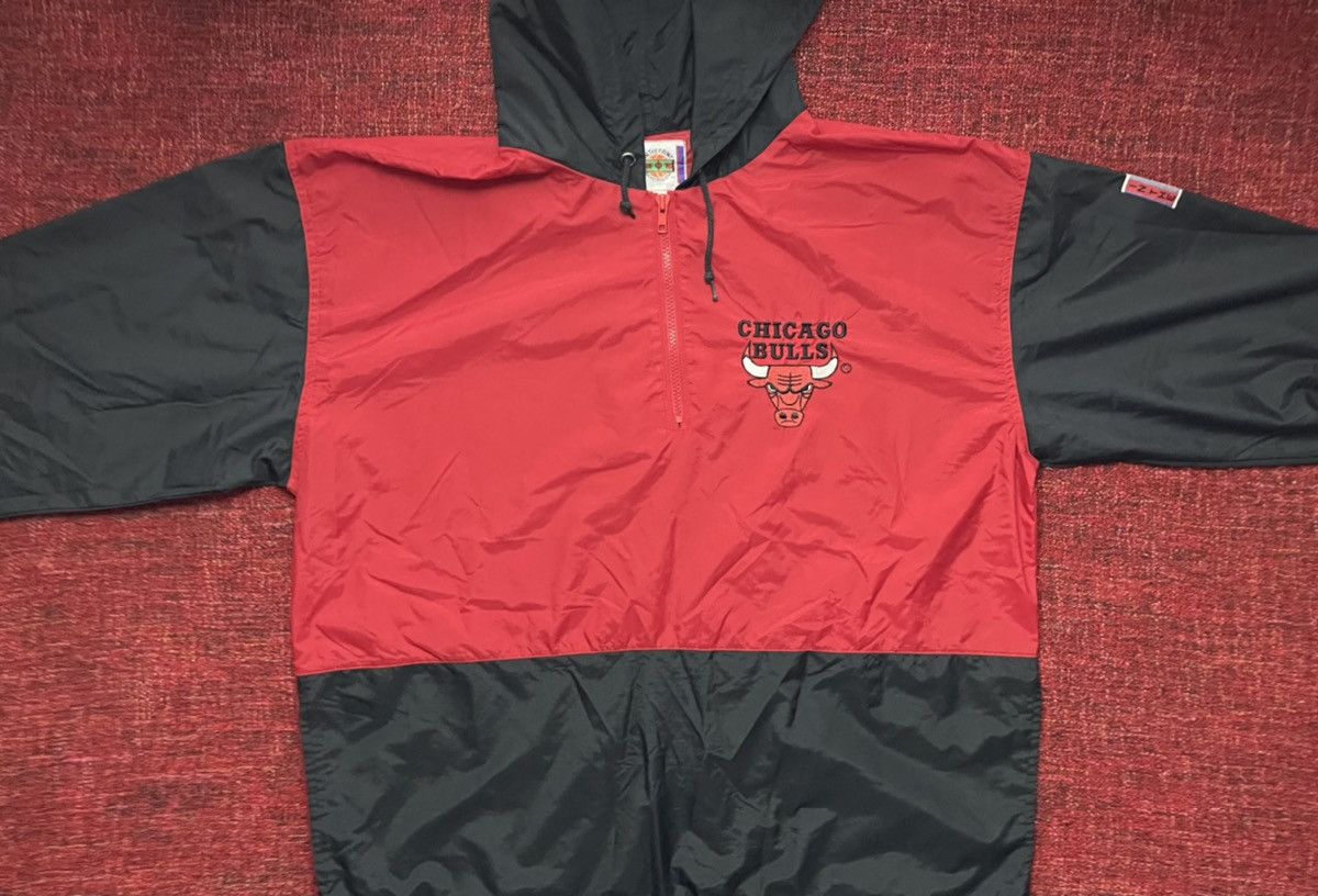 NBA × Vintage Chicago Bulls vintage 90s hooded jacket Size US M / EU 48-50 / 2 - 3 Thumbnail