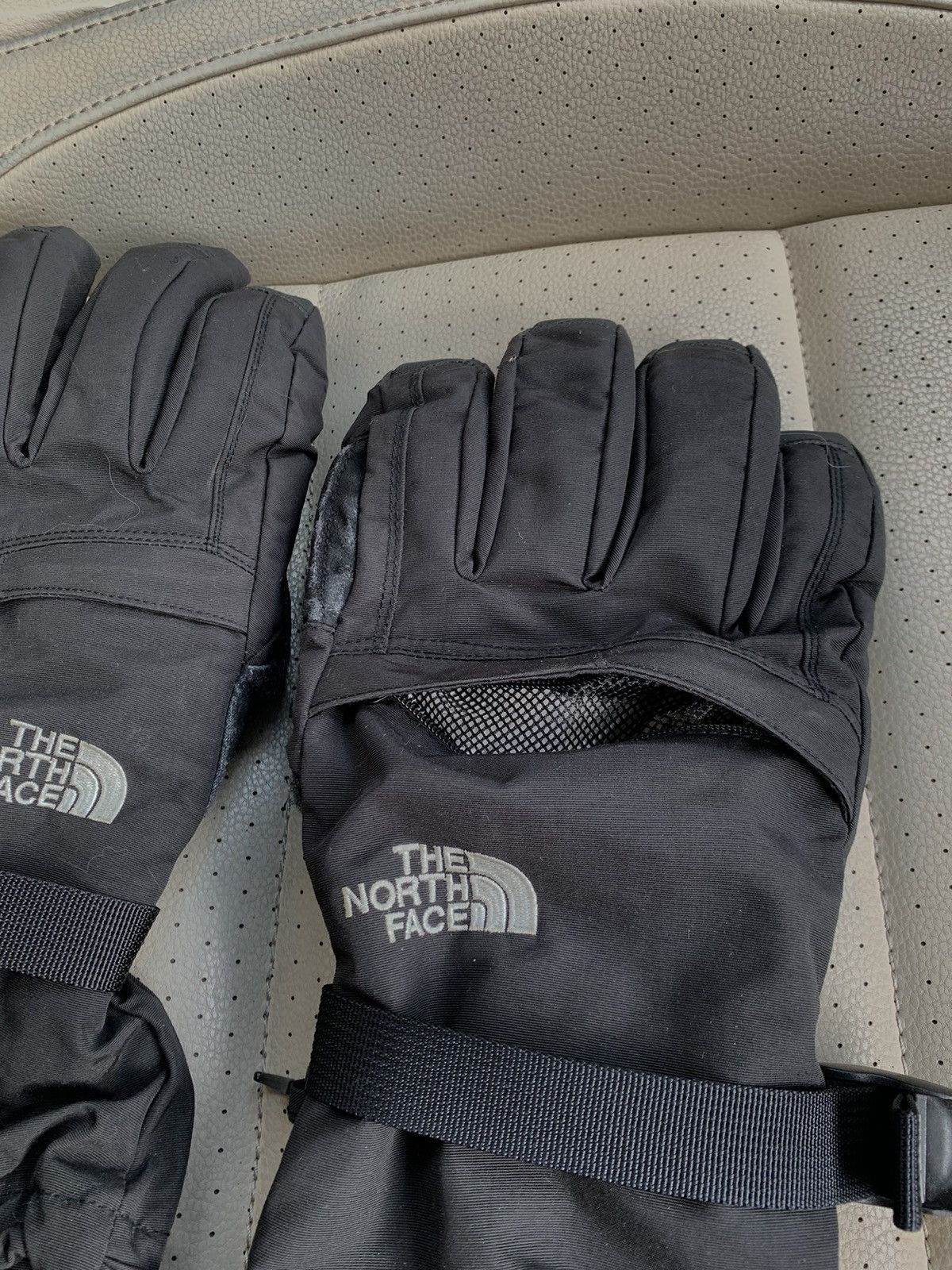 Other 🧤The North Face Hyvent vintage black pocket logo gloves Size ONE SIZE - 4 Thumbnail