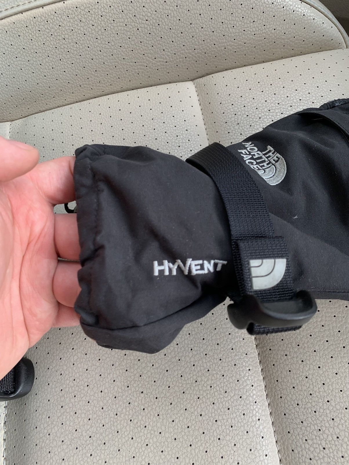 Other 🧤The North Face Hyvent vintage black pocket logo gloves Size ONE SIZE - 7 Thumbnail