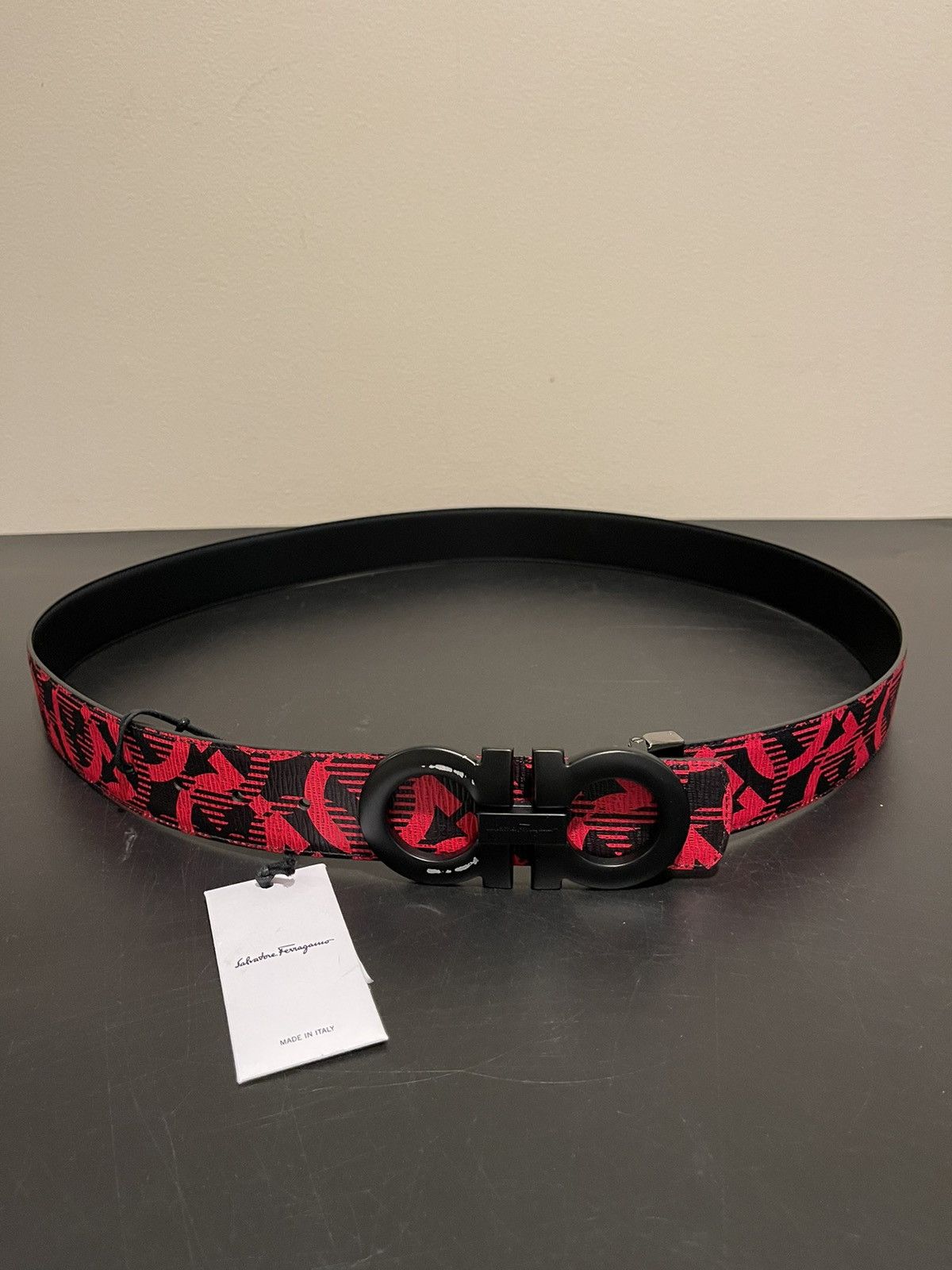 salvatore ferragamo logo belt