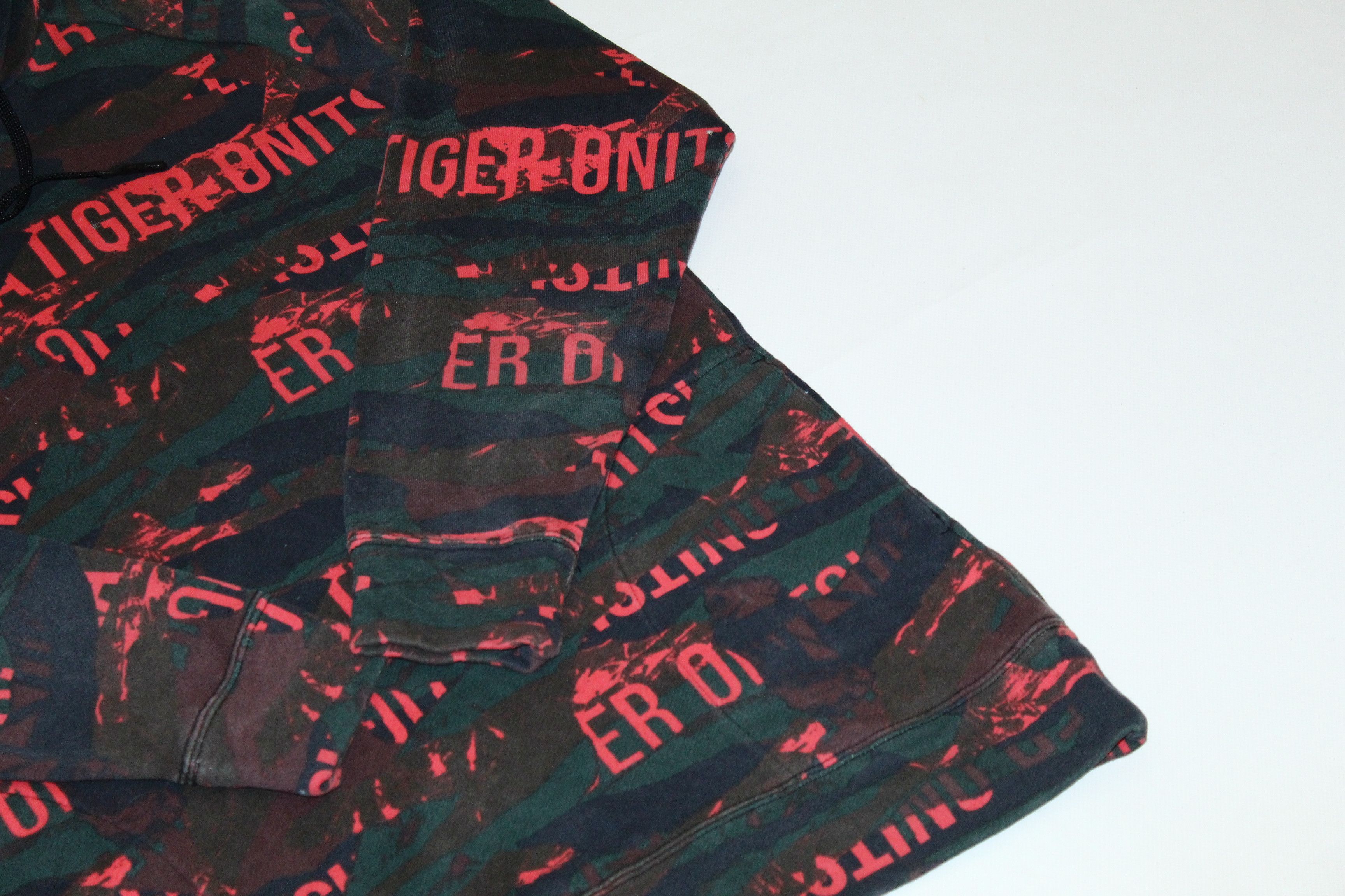 Andrea Pompilio GRAIL💥 Andrea Pompilio x Onitsuka Tiger Asics Camo Hoodie Size US L / EU 52-54 / 3 - 6 Thumbnail