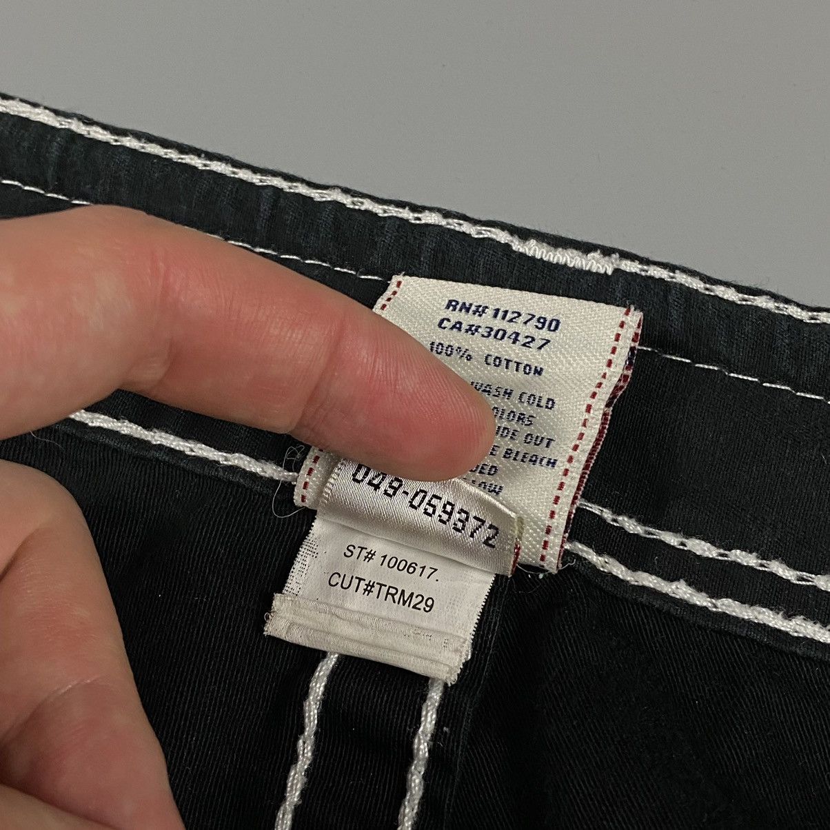 True Religion 00’S True Religion Black Cargo Shorts Size US 38 / EU 54 - 6 Thumbnail